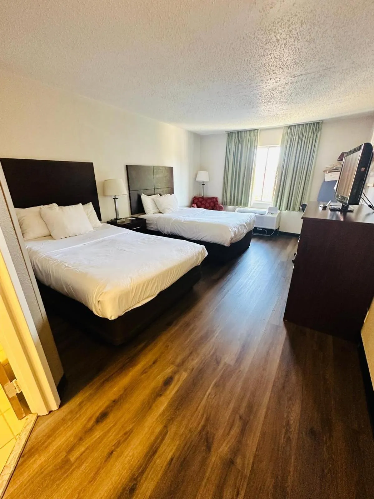 Bed in Quality Inn Newark - Wilmington