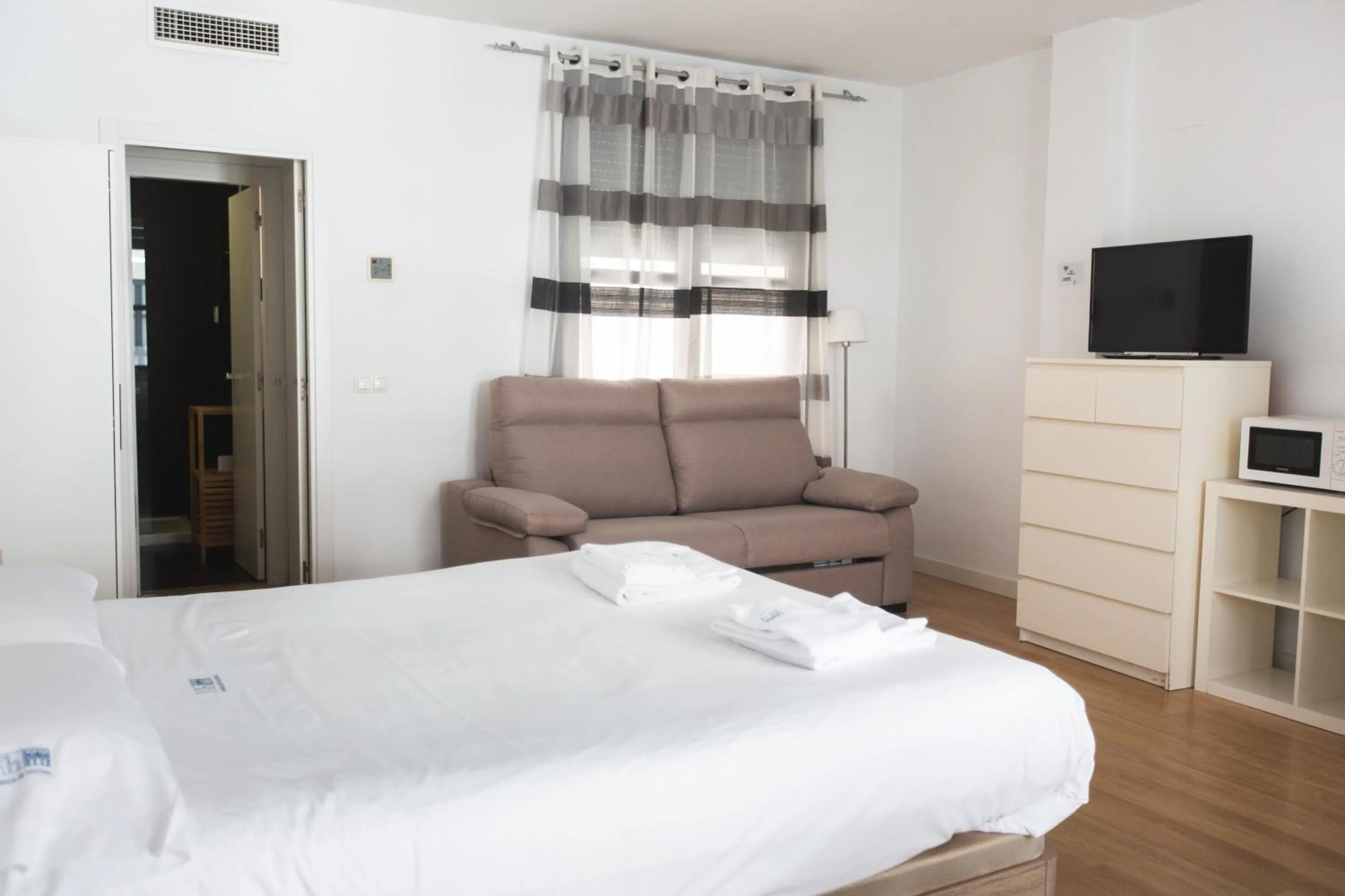 Bed in Apartamentos Centro Cordoba by MiRa