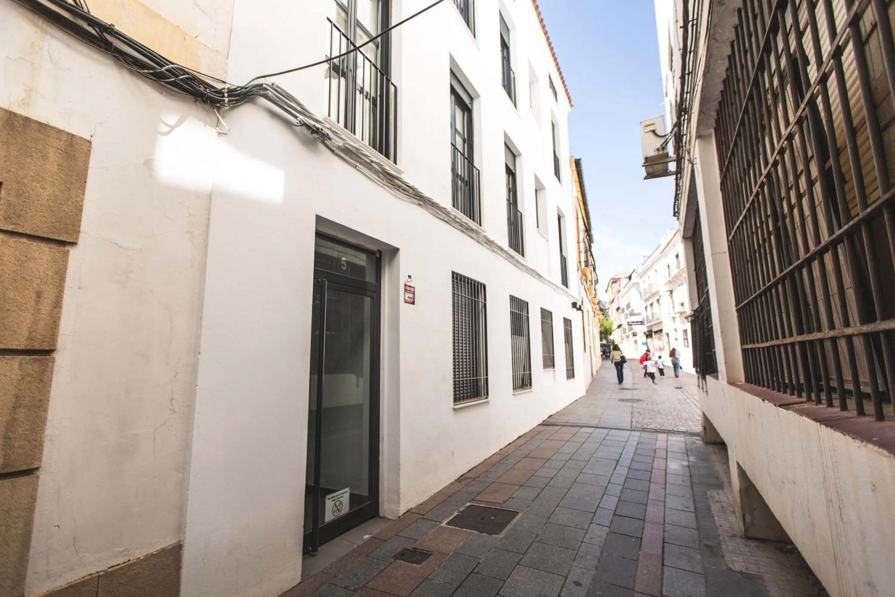 Property building in Apartamentos Centro Cordoba by MiRa