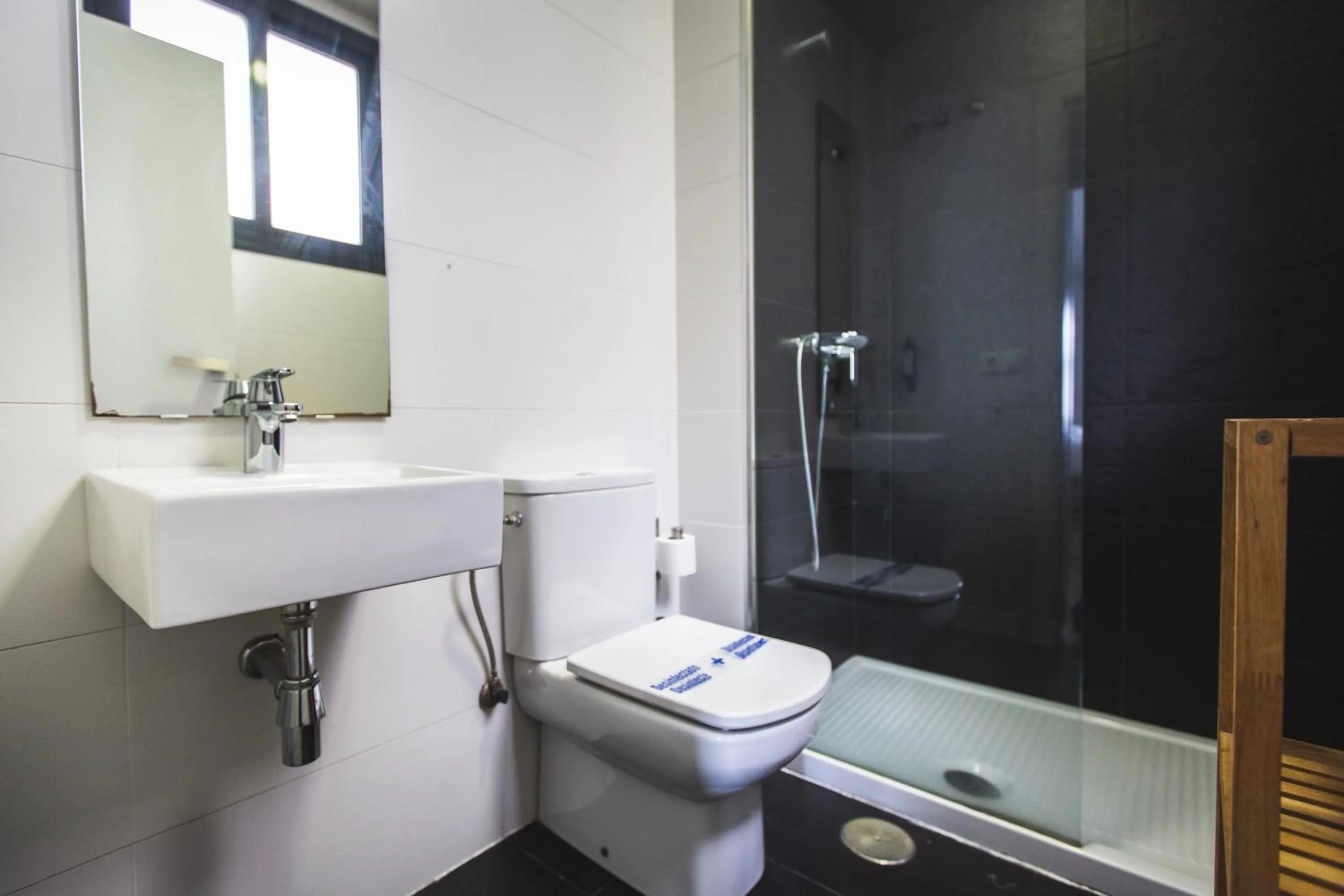 Bathroom in Apartamentos Centro Cordoba by MiRa