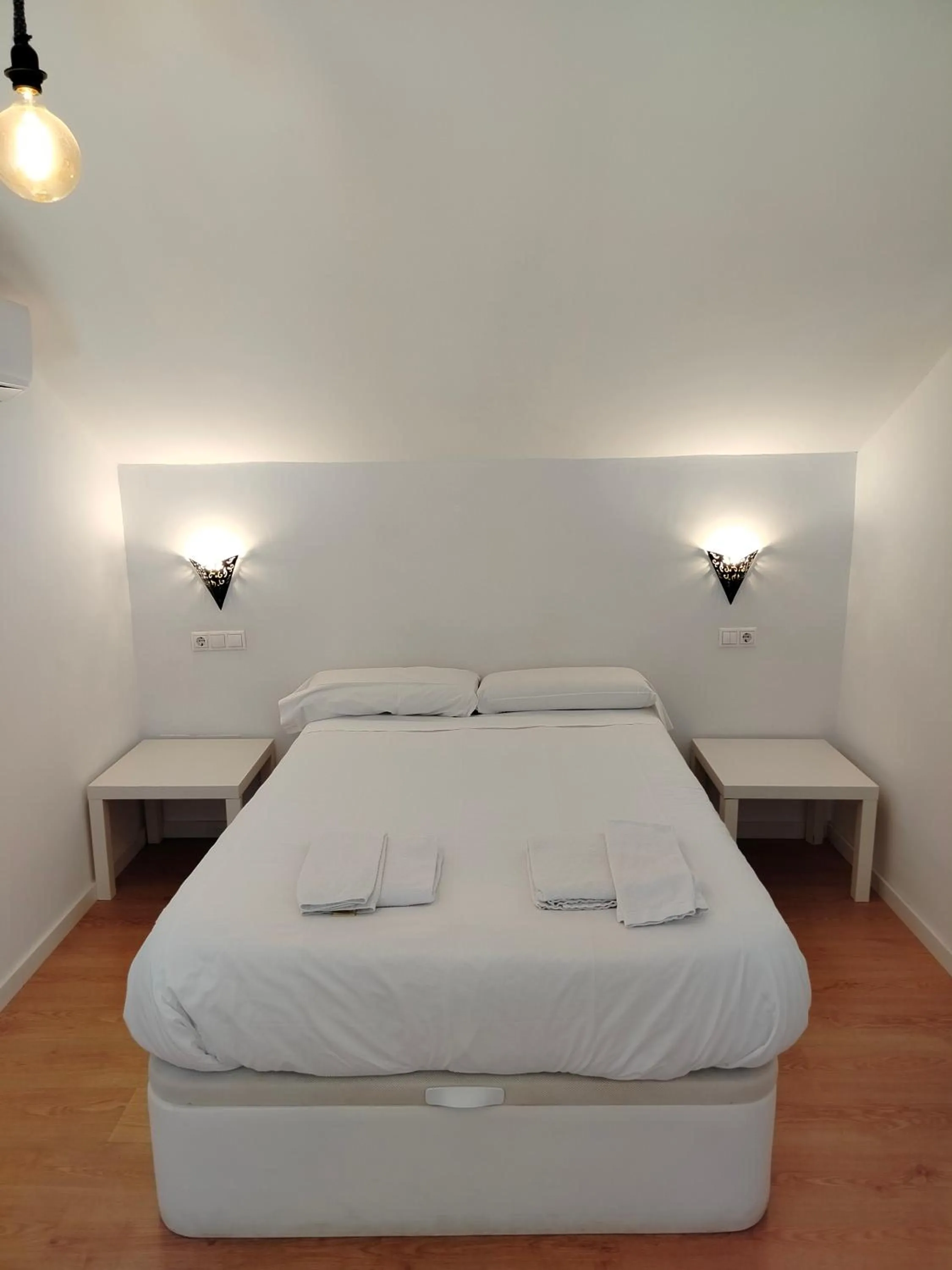 Bed in Apartamentos Centro Cordoba by MiRa