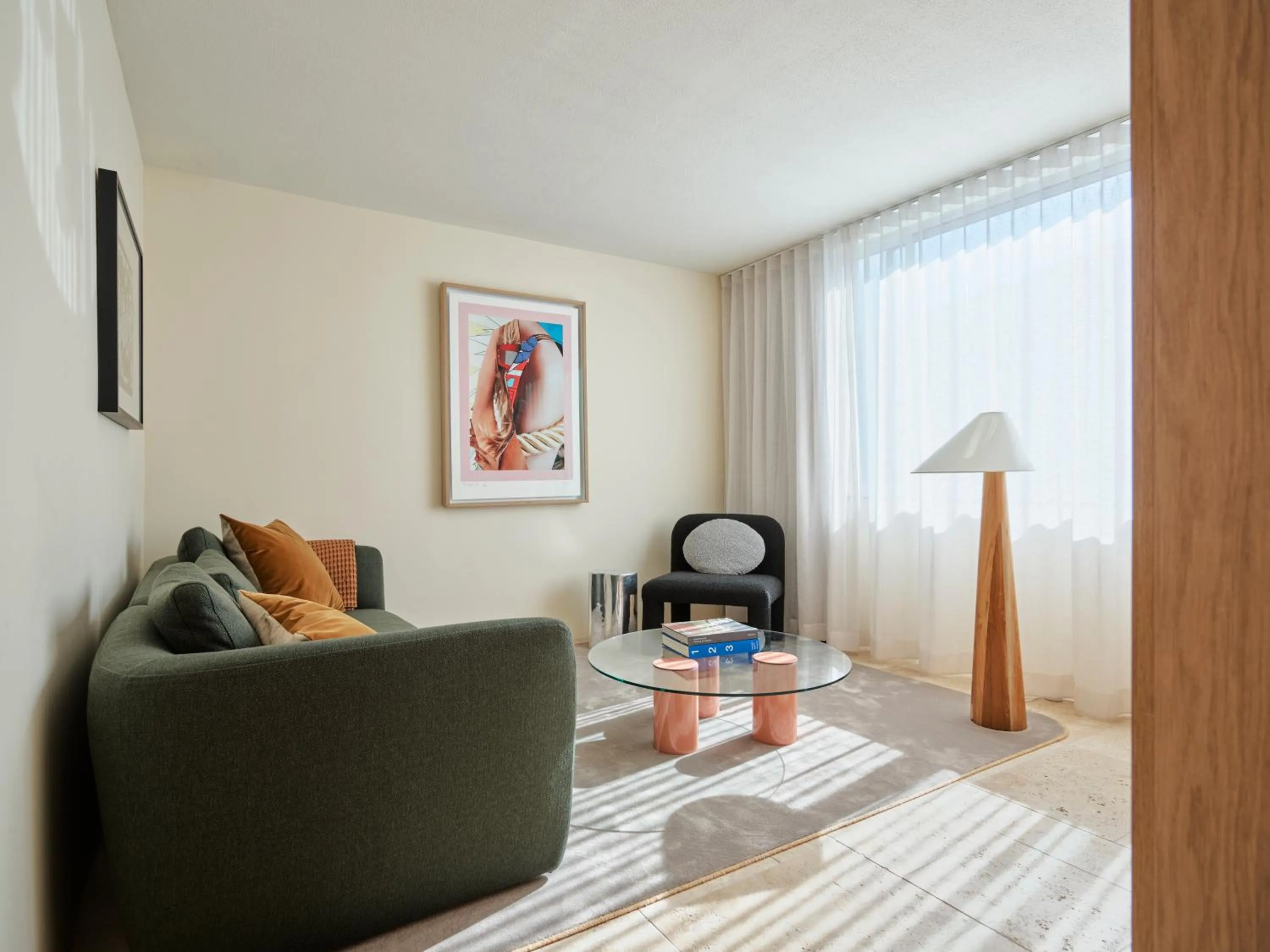 Living room in Oxford House