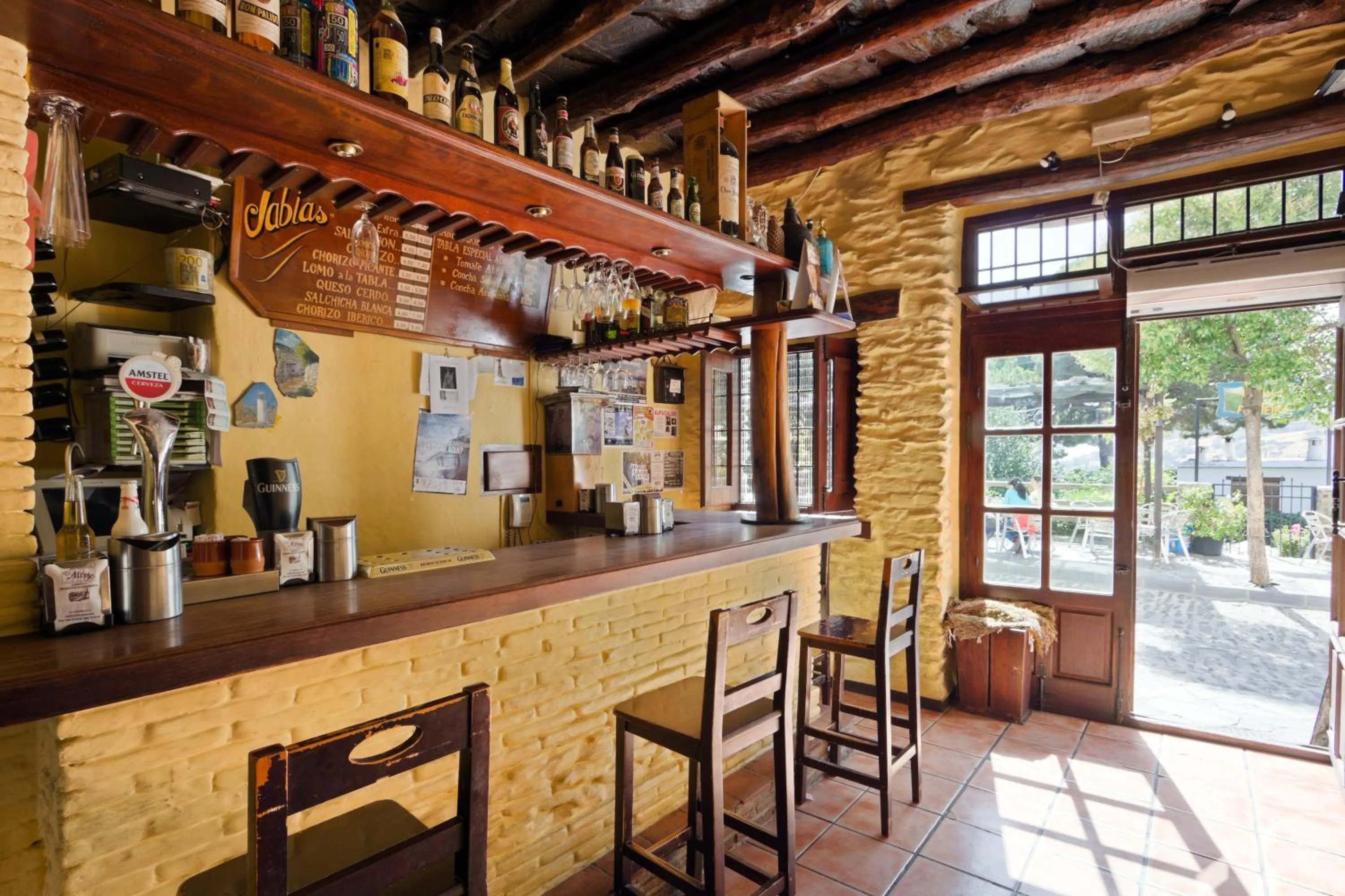 Restaurant/places to eat in Apartamentos Vista Veleta