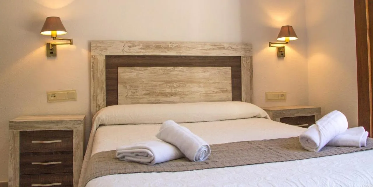 Bedroom, Bed in Apartamentos Vista Veleta