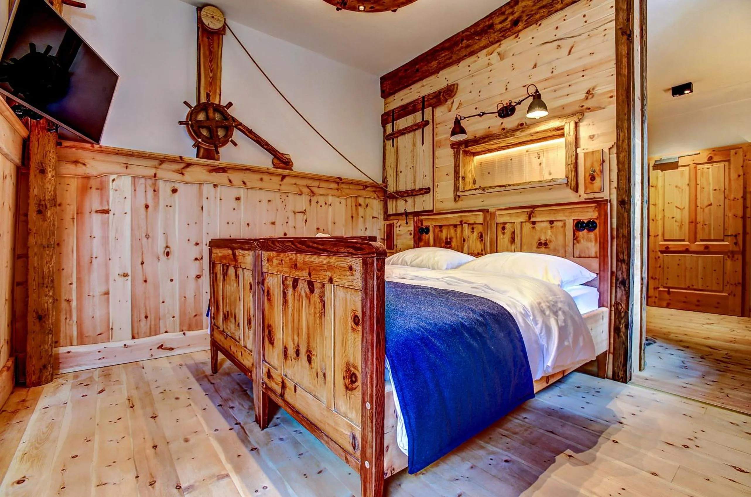 Photo of the whole room, Bed in Welterbe-Wirtshaus Steegwirt