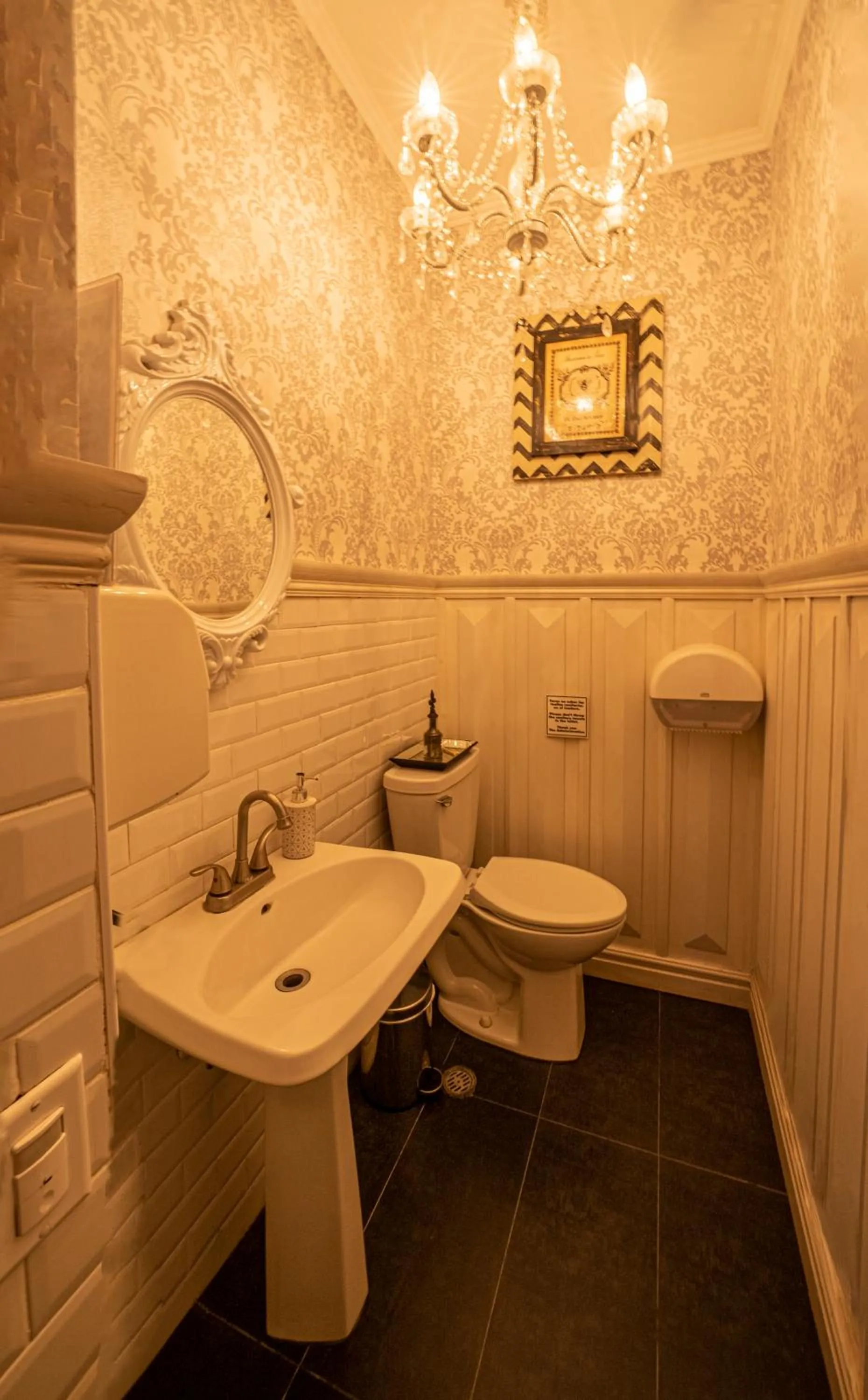 Bathroom in Fleur de Lys