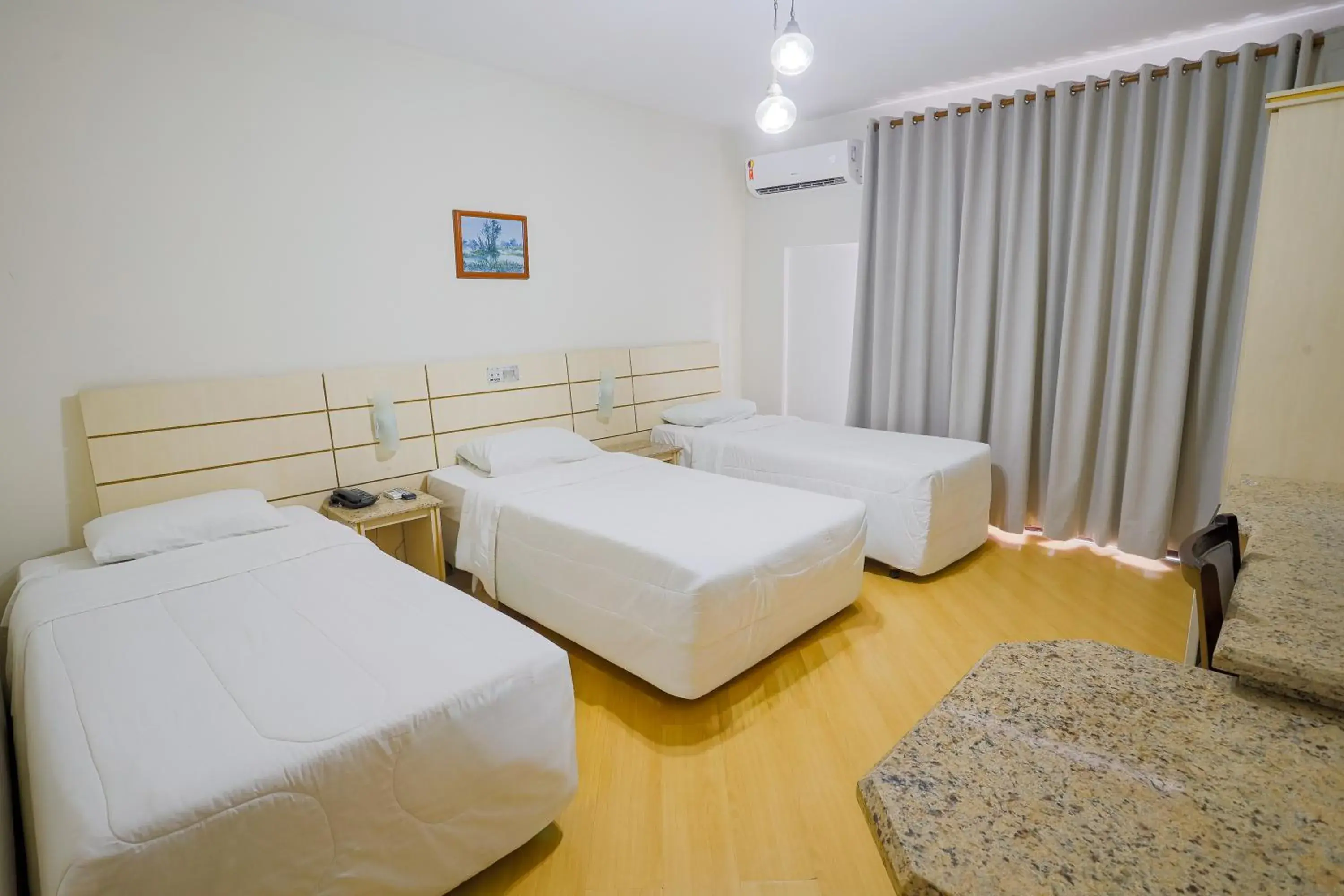 Standard Triple Room - single occupancy in Alven Hotel by Slaviero Hotéis Standard Triple Room - single occupancy in Alven Hotel by Slaviero Hotéis