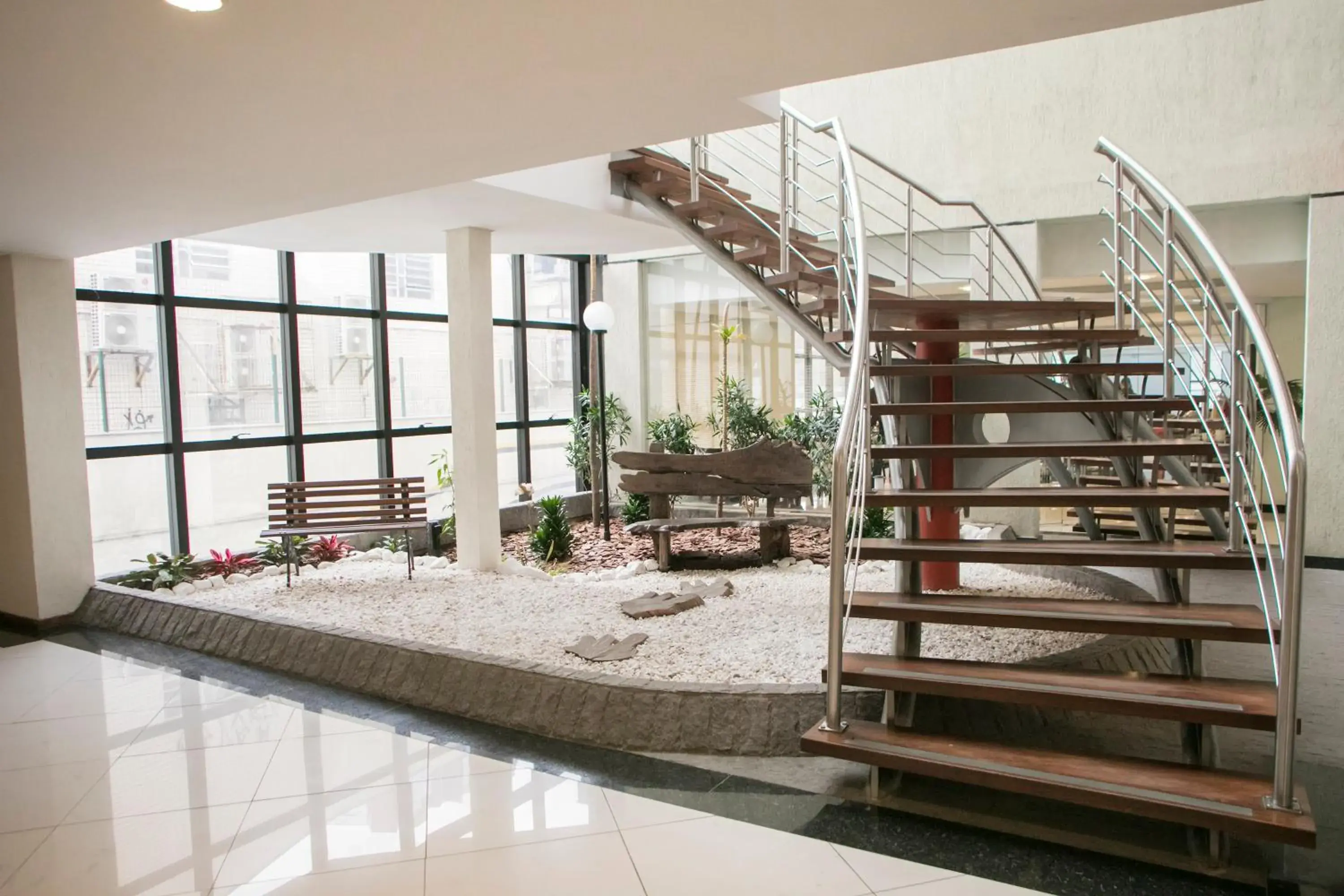 Lobby or reception in Alven Hotel by Slaviero Hotéis Lobby or reception in Alven Hotel by Slaviero Hotéis