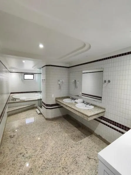 Bathroom in Alven Hotel by Slaviero Hotéis