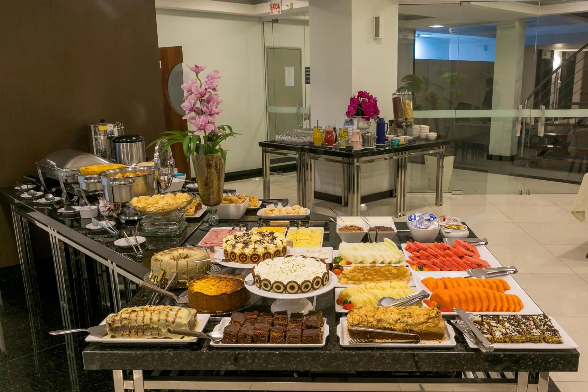 Breakfast in Alven Hotel by Slaviero Hotéis