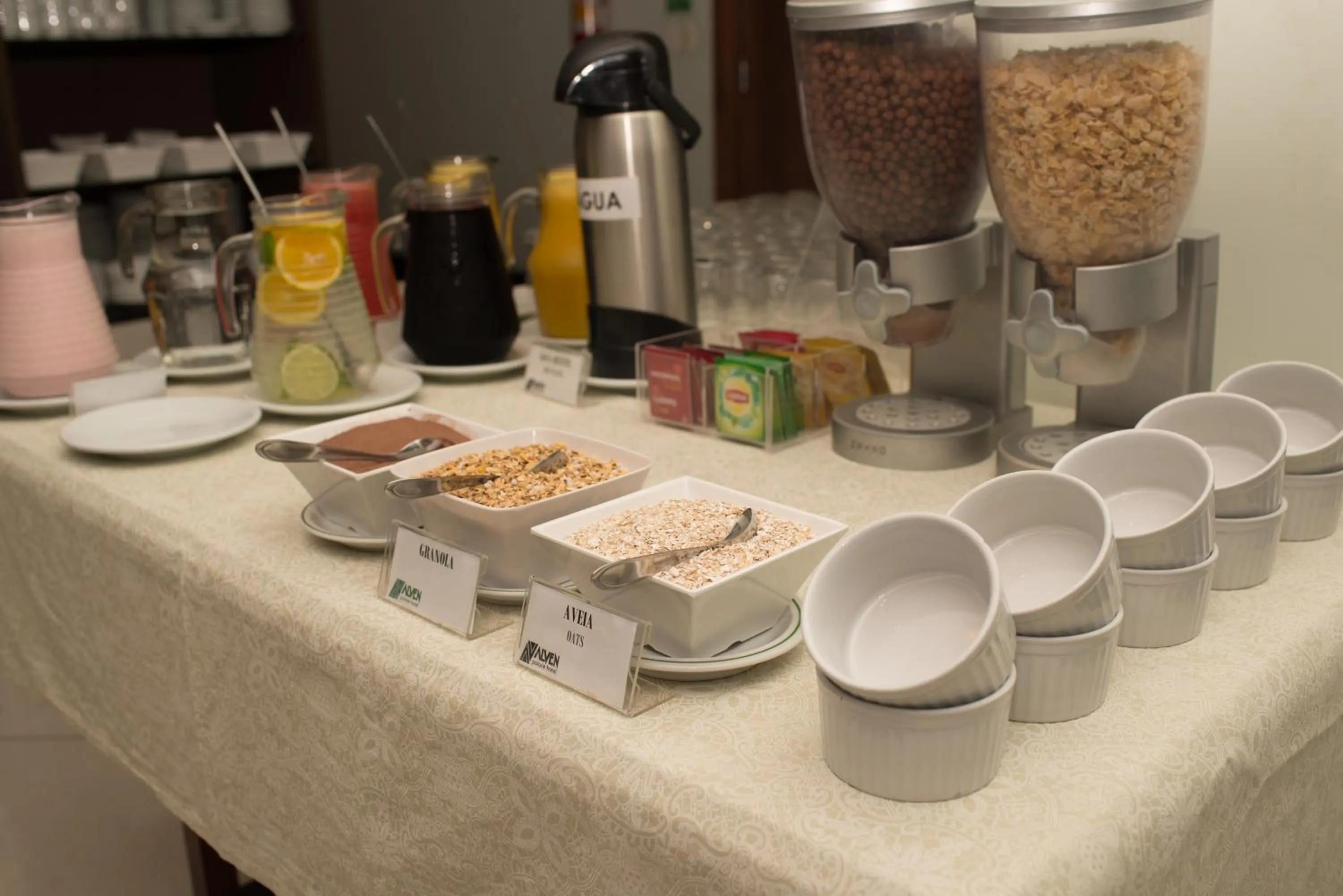 Food and drinks in Alven Hotel by Slaviero Hotéis