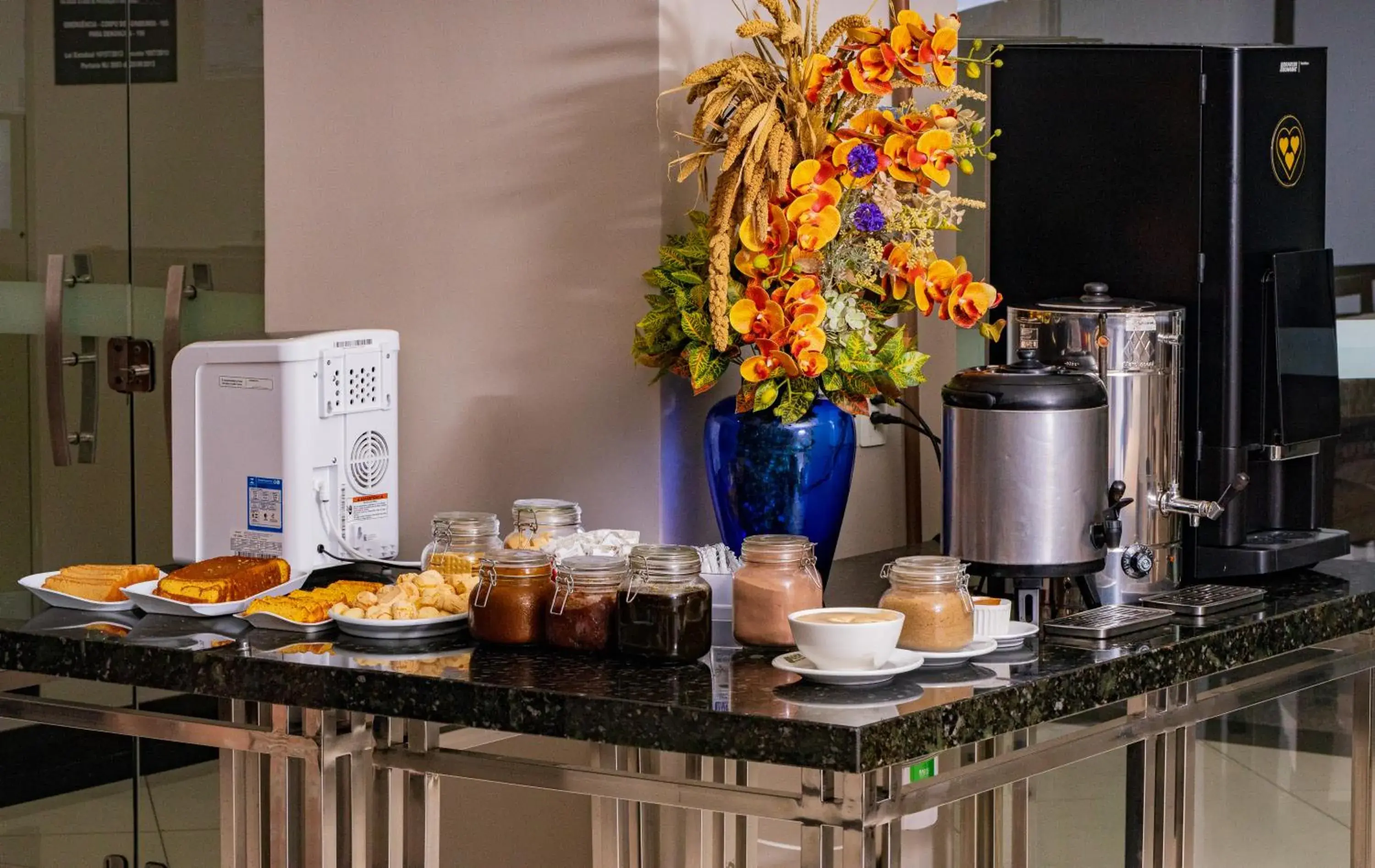 Breakfast in Alven Hotel by Slaviero Hotéis Breakfast in Alven Hotel by Slaviero Hotéis