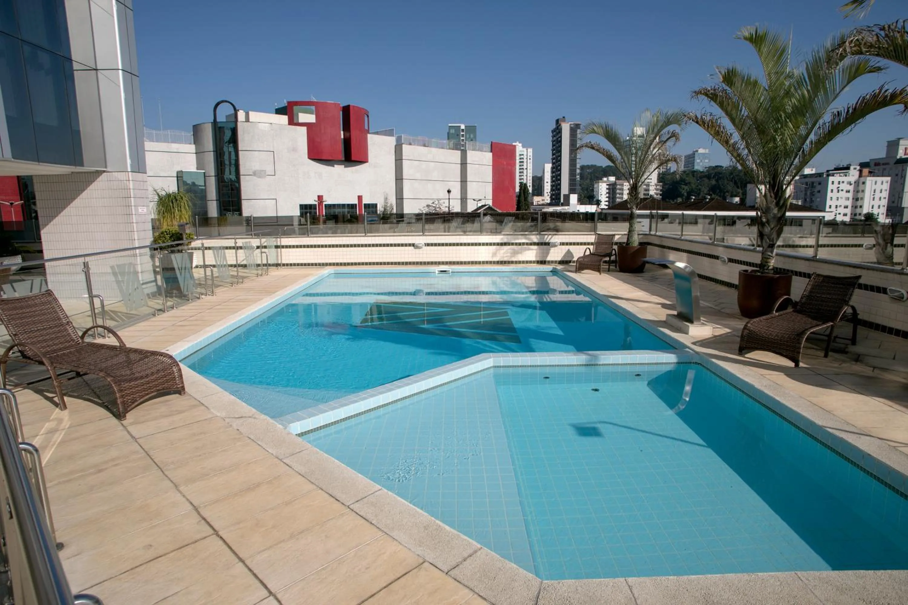 Seating area in Alven Hotel by Slaviero Hotéis