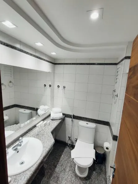 Bathroom in Alven Hotel by Slaviero Hotéis