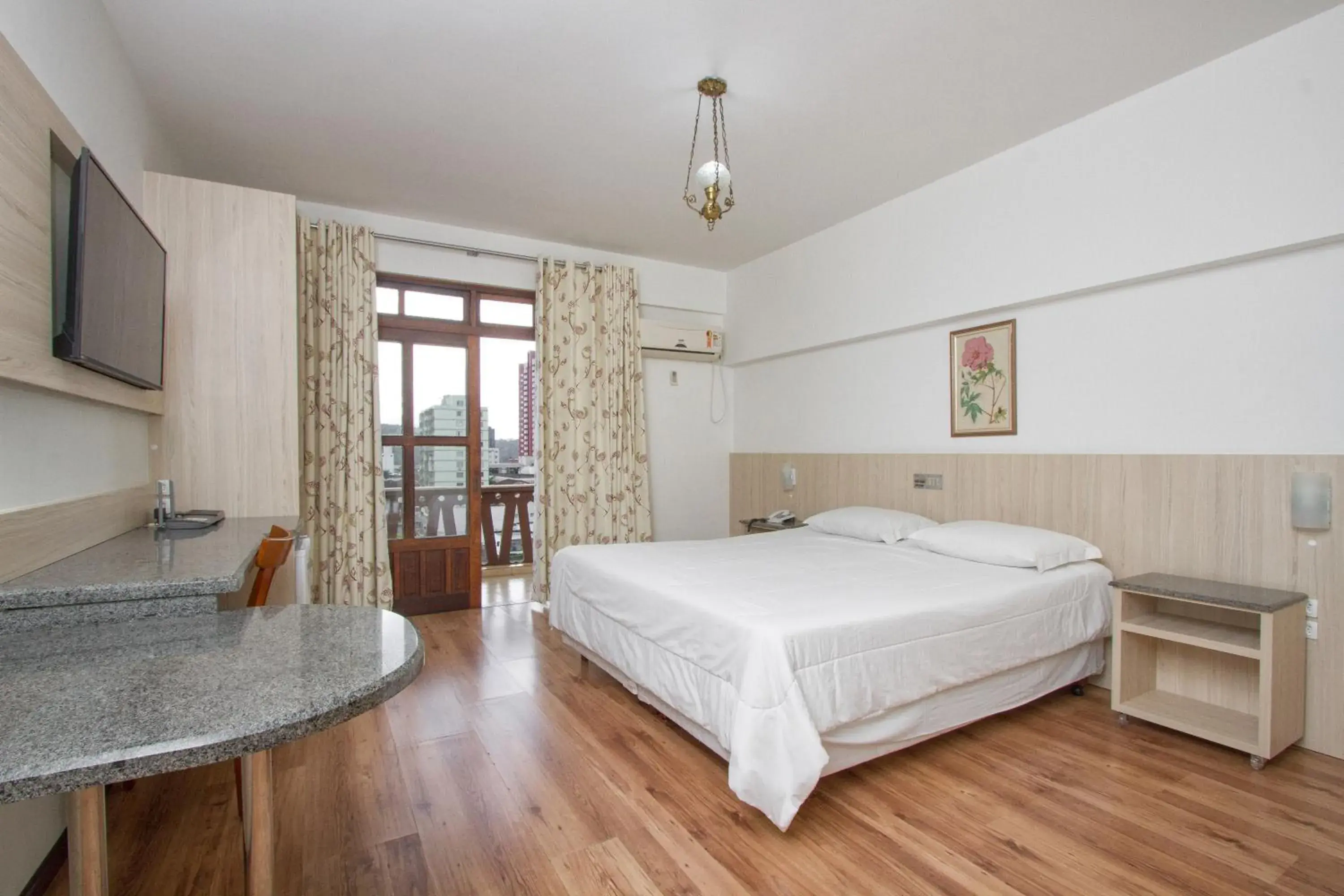 Staff, Bed in Alven Hotel by Slaviero Hotéis Staff, Bed in Alven Hotel by Slaviero Hotéis