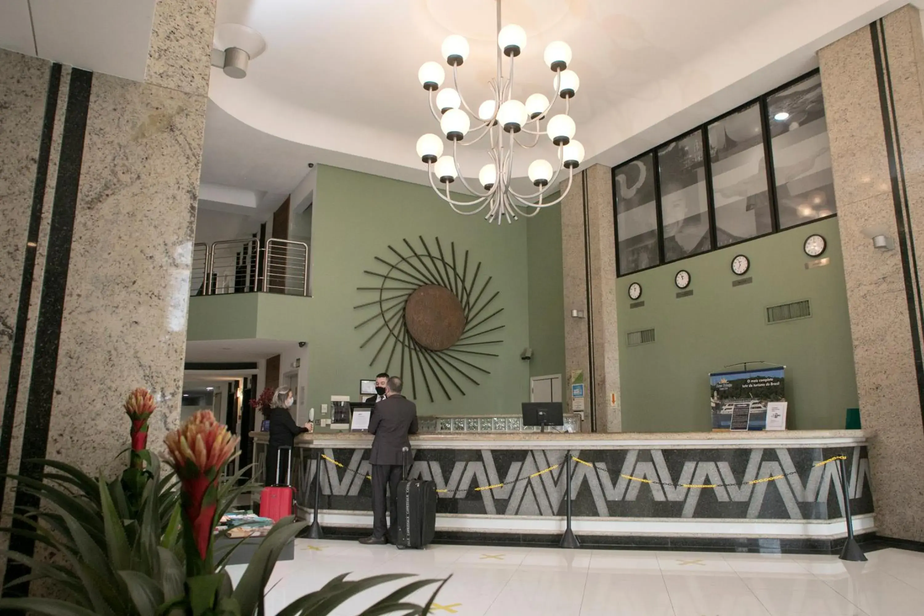 Lobby or reception in Alven Hotel by Slaviero Hotéis Lobby or reception in Alven Hotel by Slaviero Hotéis