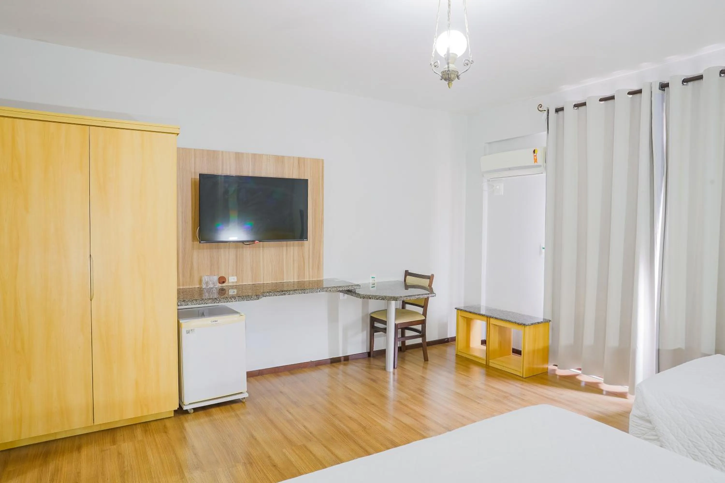 TV and multimedia, Bed in Alven Hotel by Slaviero Hotéis