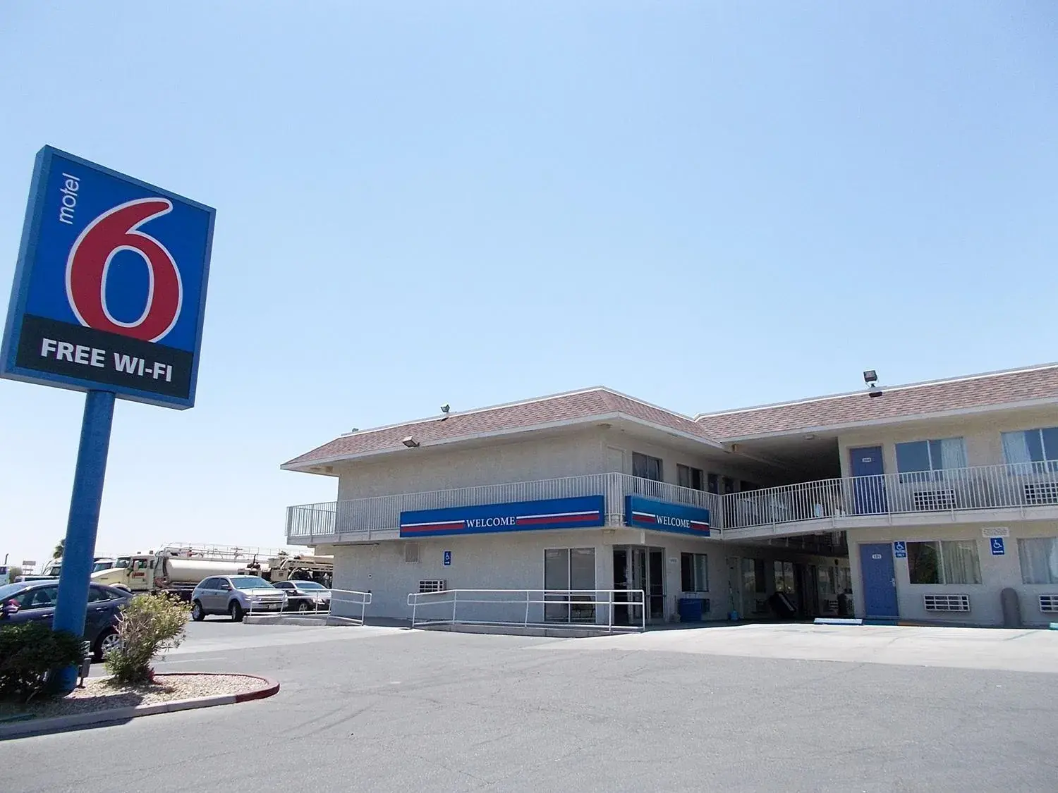 Property building in Motel 6-El Centro, CA Property building in Motel 6-El Centro, CA