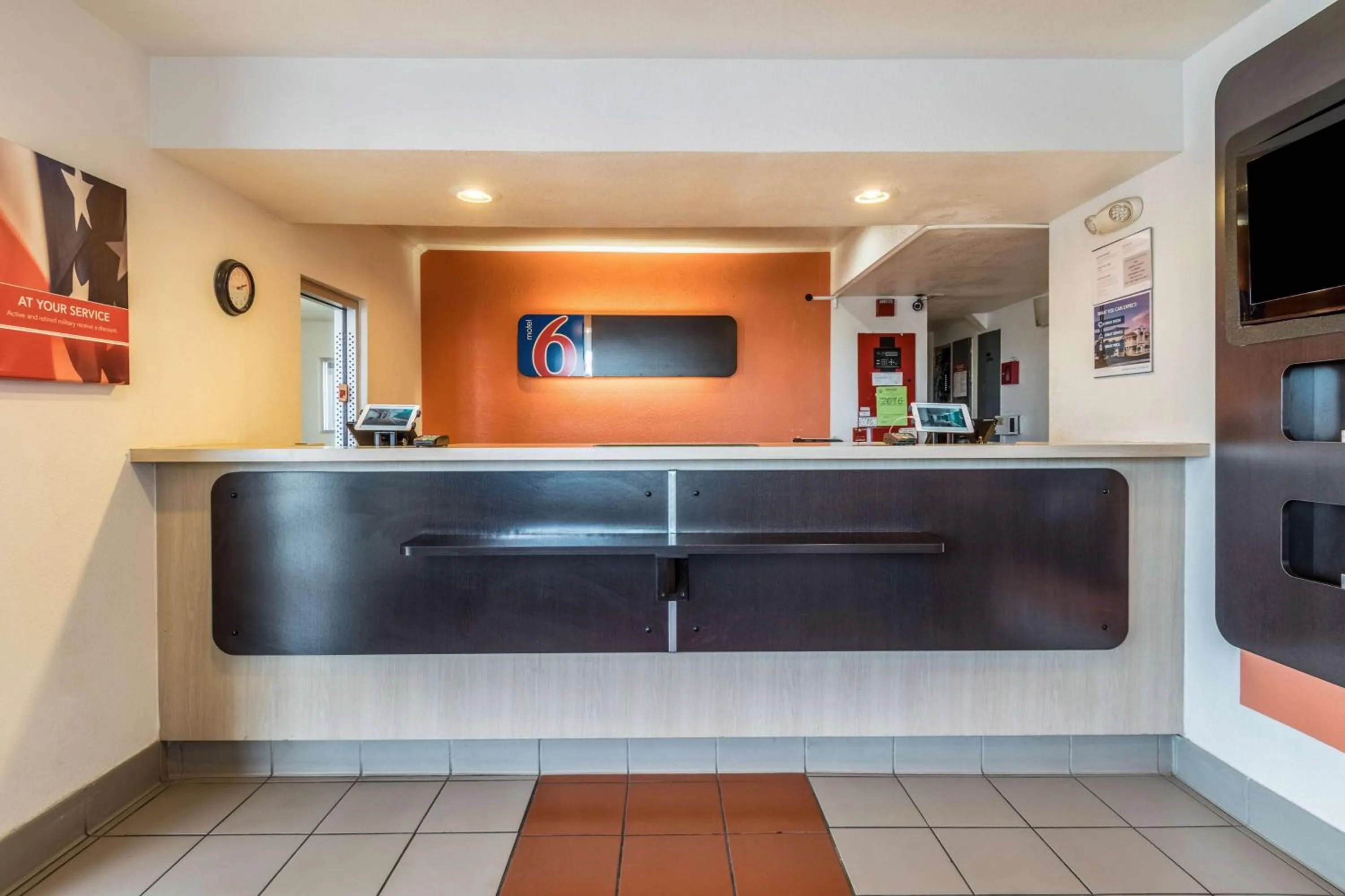 Communal lounge/ TV room in Motel 6-El Centro, CA