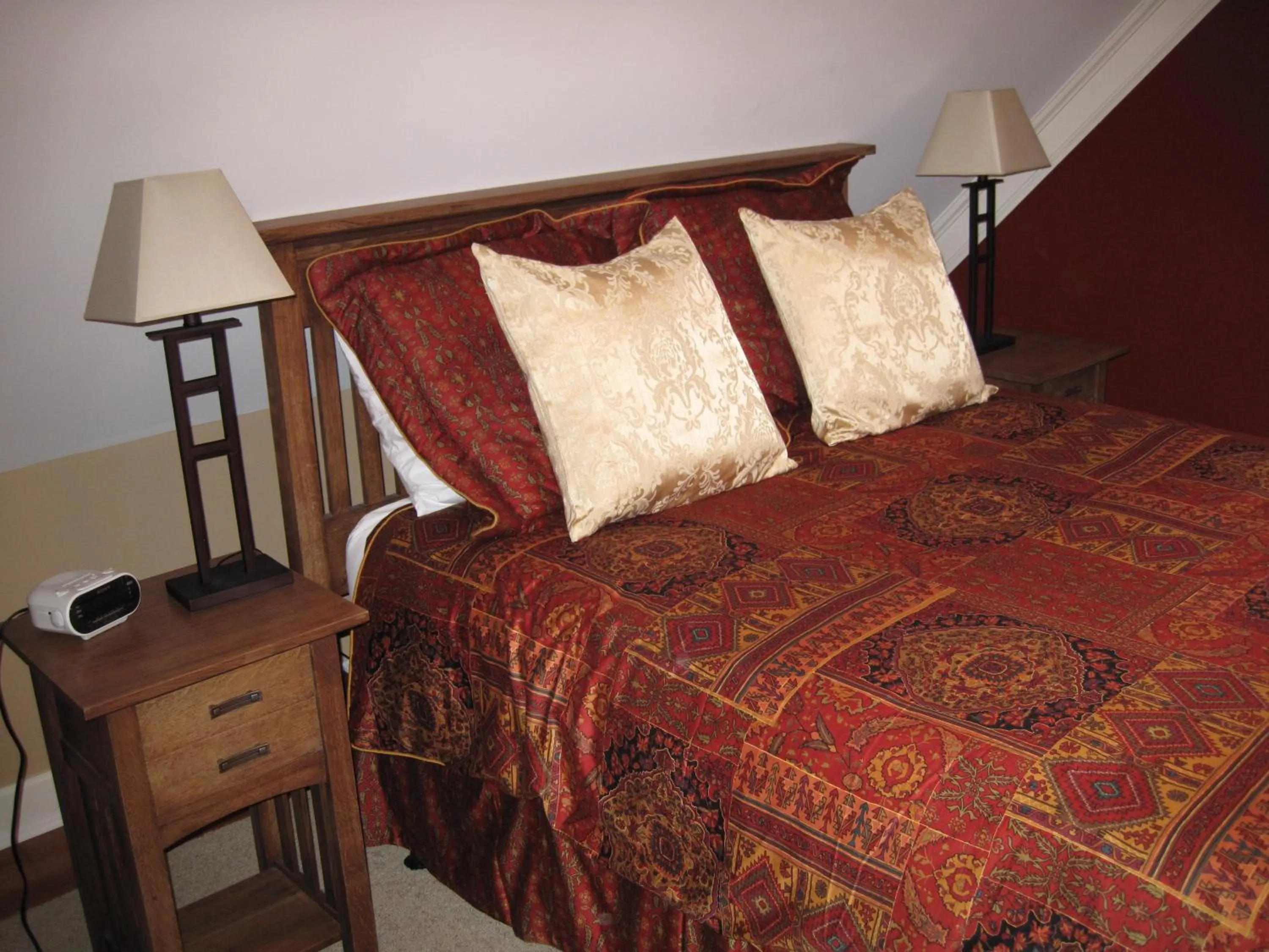 Bed in Genelle House B&B Guest House