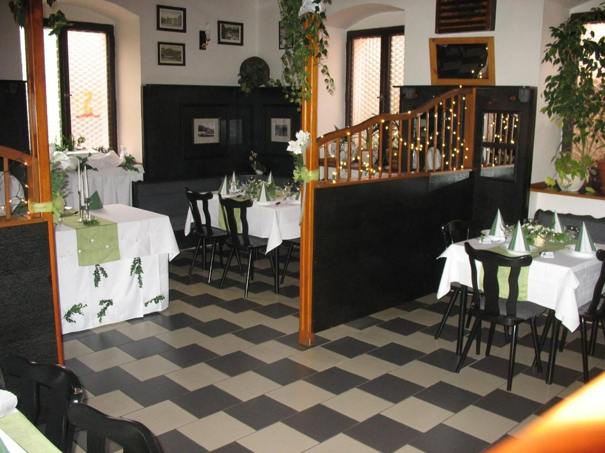 Restaurant/places to eat in Hotel Kovarna