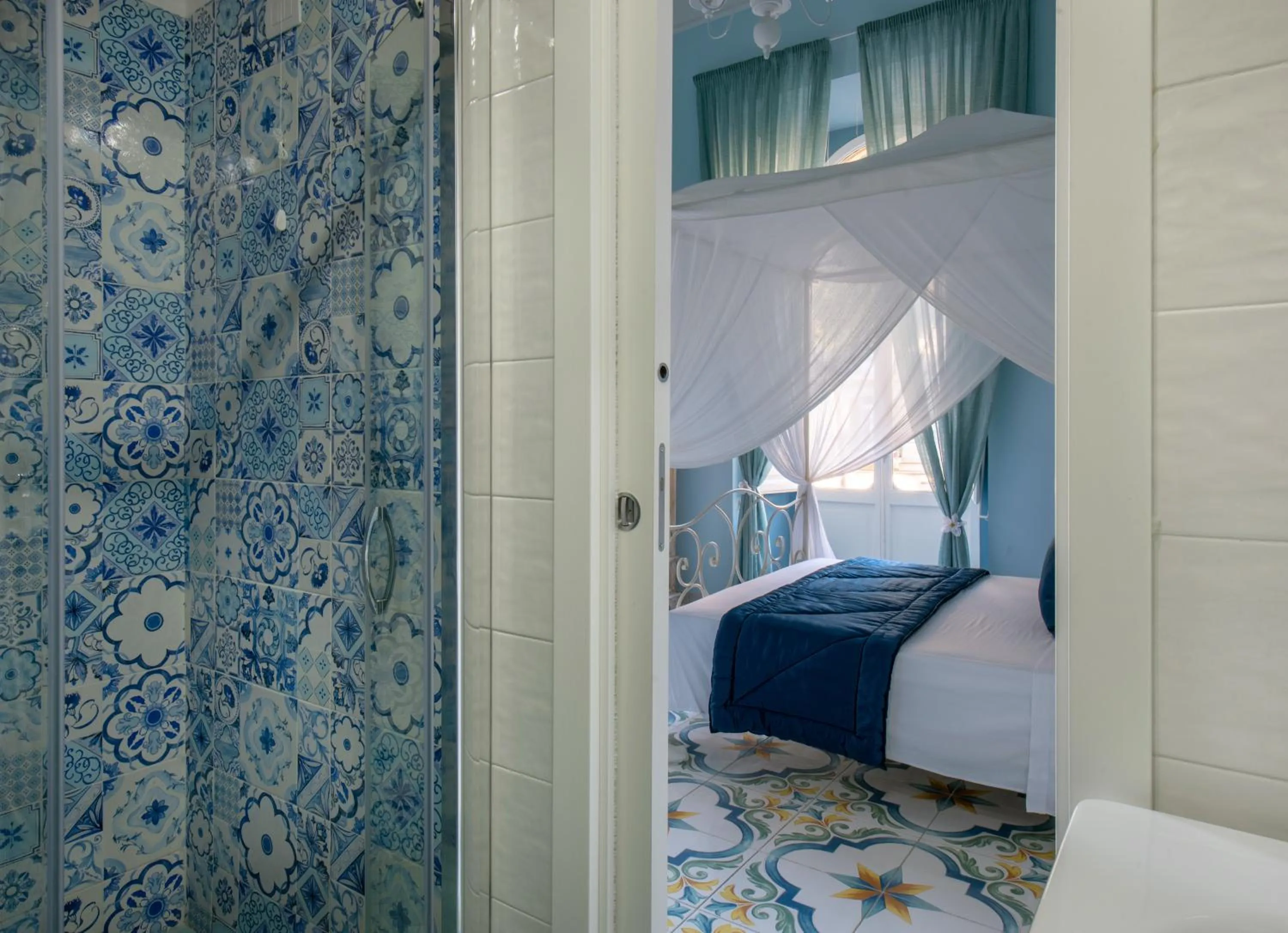 Bathroom, Bed in Regina Elena