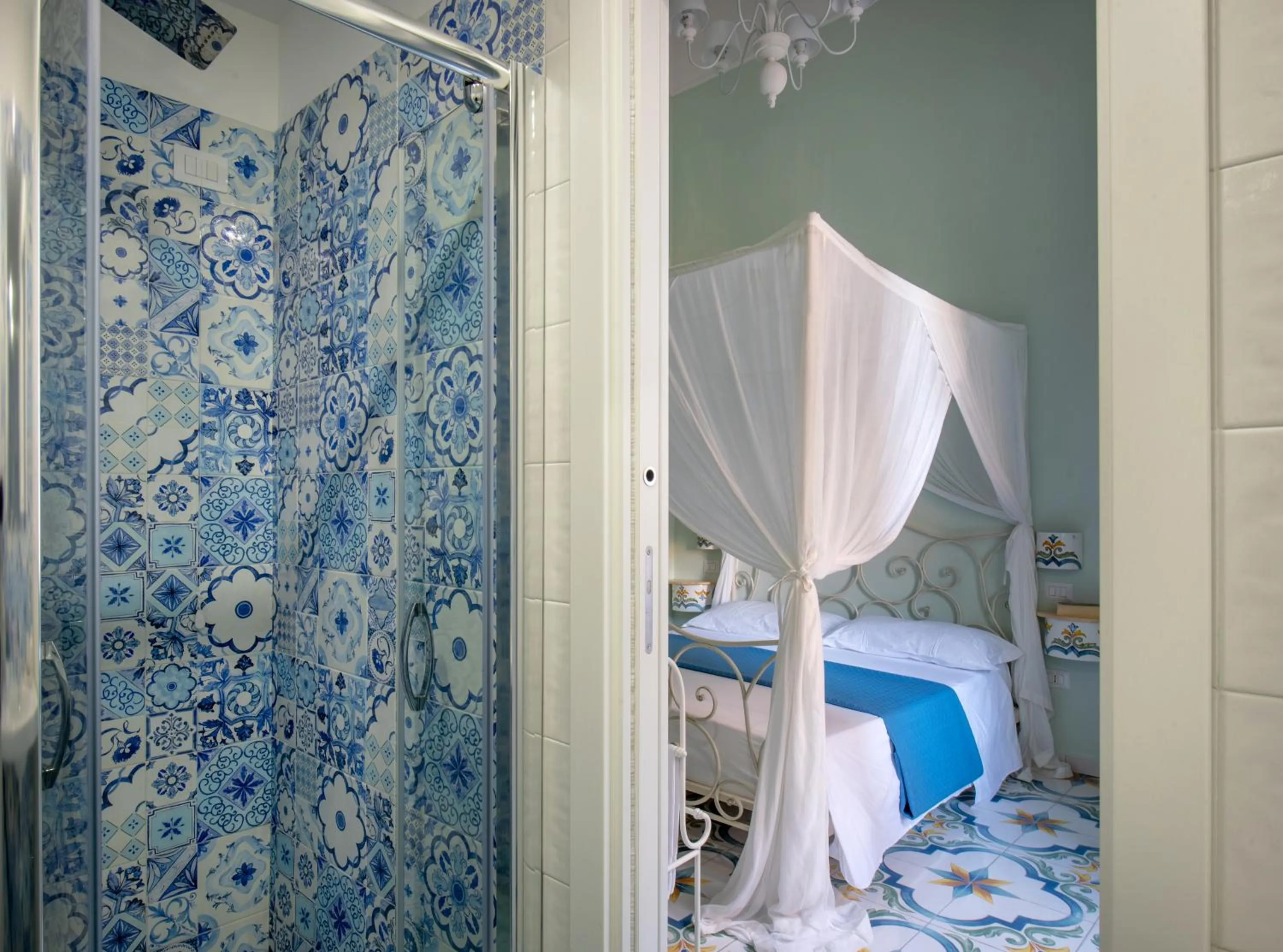 Bathroom, Bed in Regina Elena