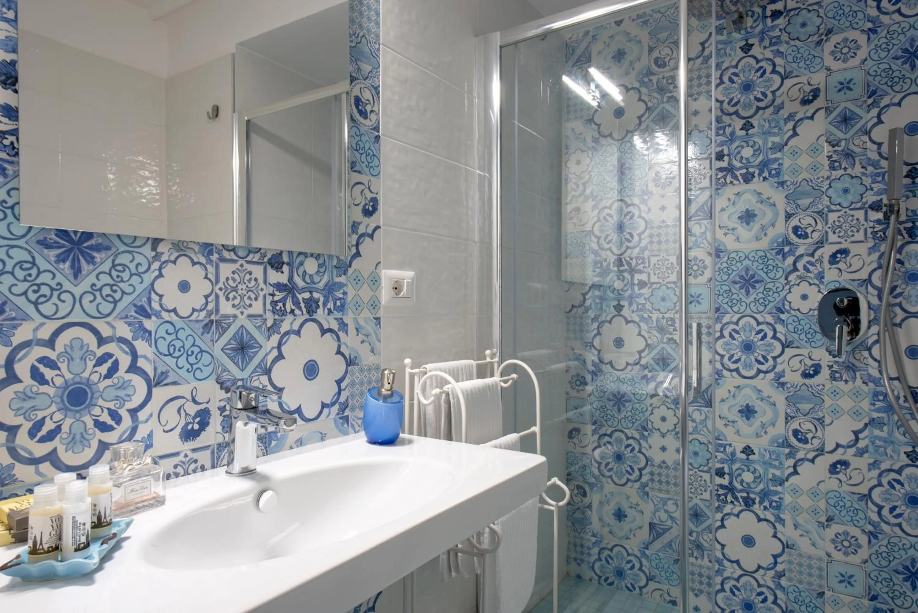 Bathroom in Regina Elena