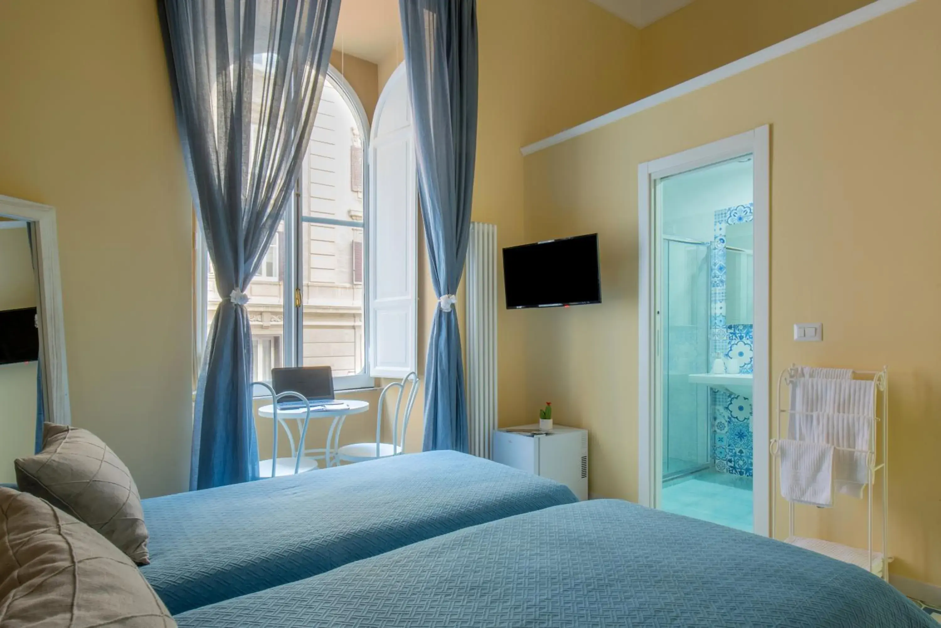 Twin Room with Side Sea View - single occupancy in Regina Elena Twin Room with Side Sea View - single occupancy in Regina Elena