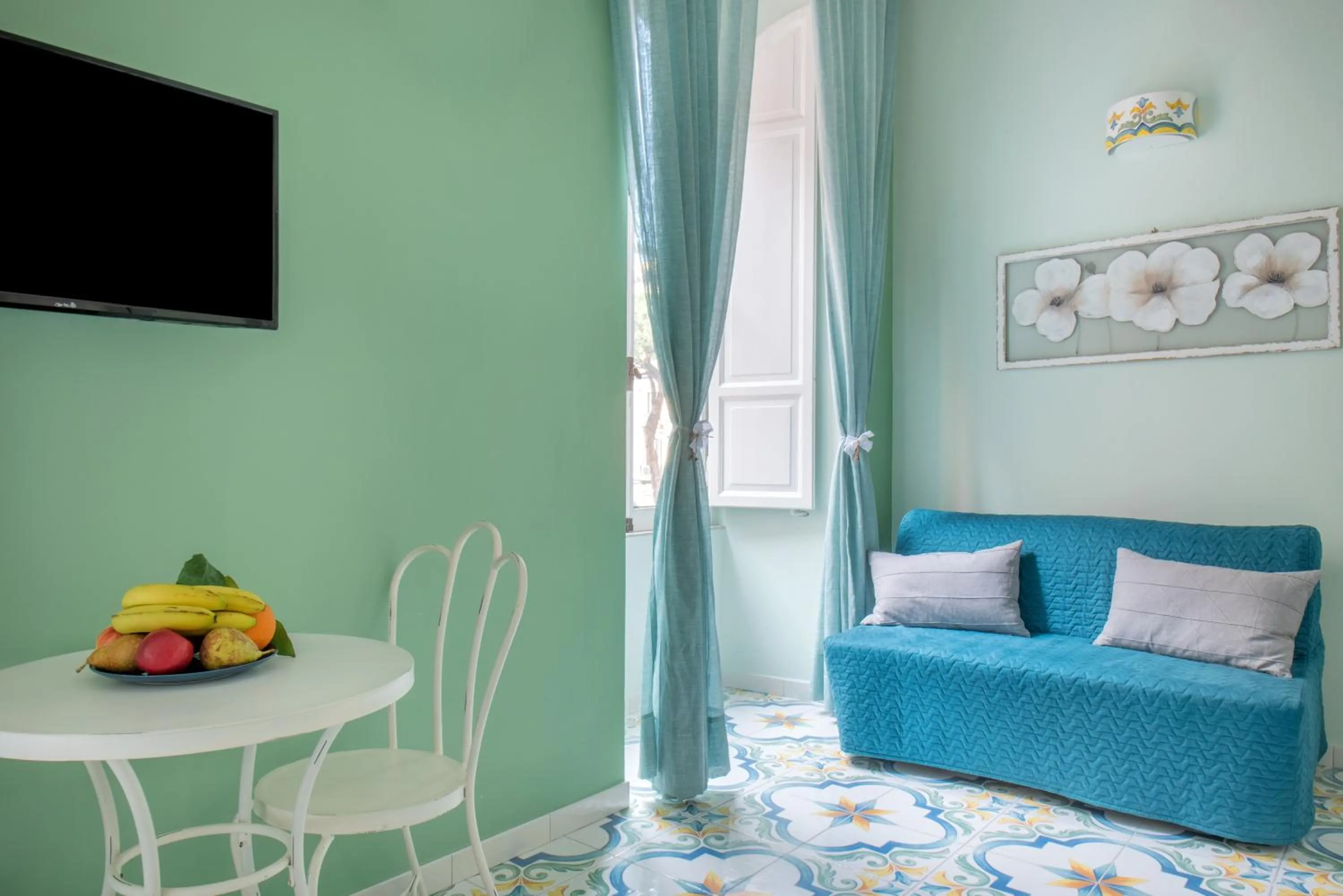 Photo of the whole room in Regina Elena