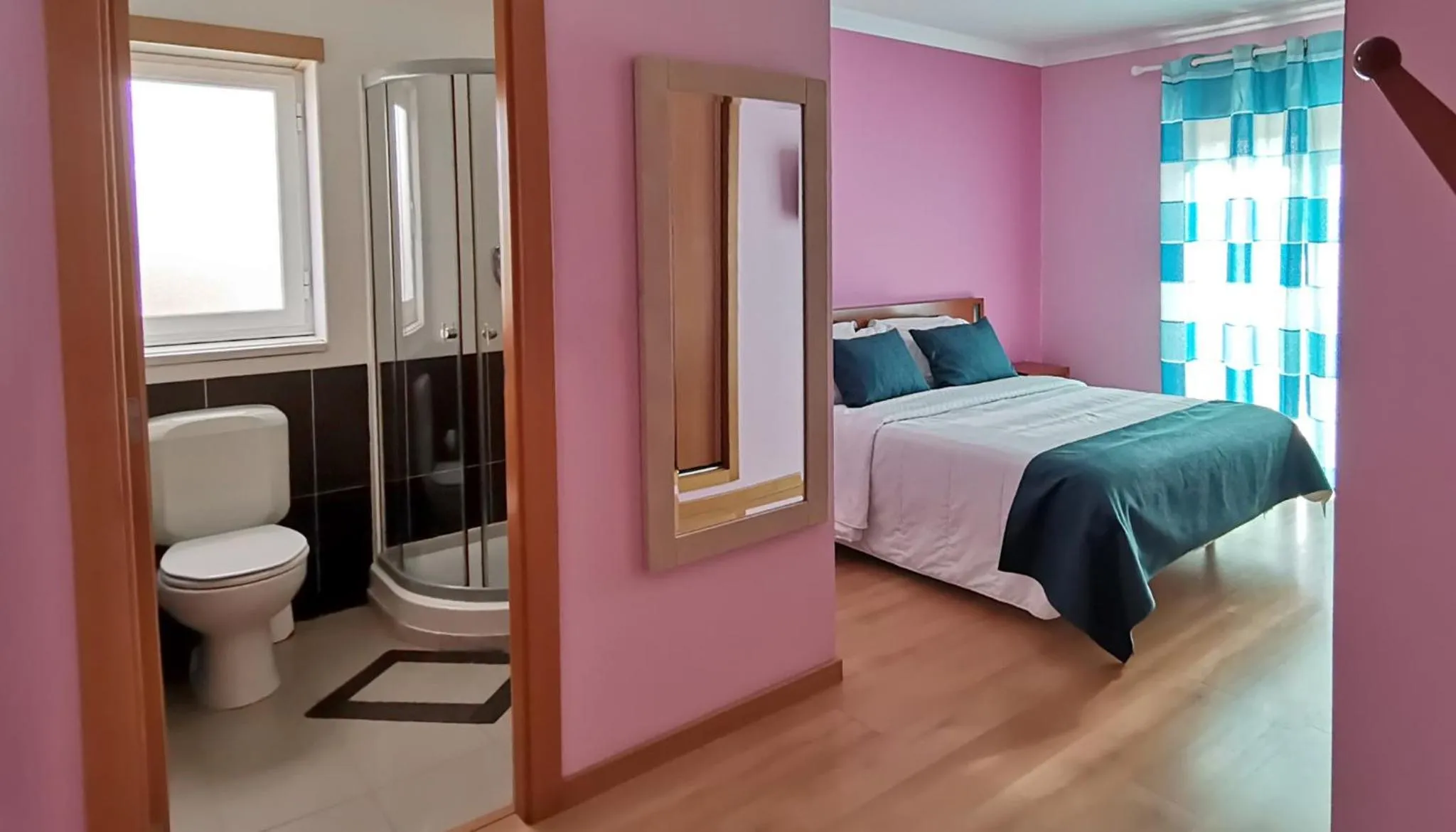 Bathroom, Bed in Hotel Hebe Peniche