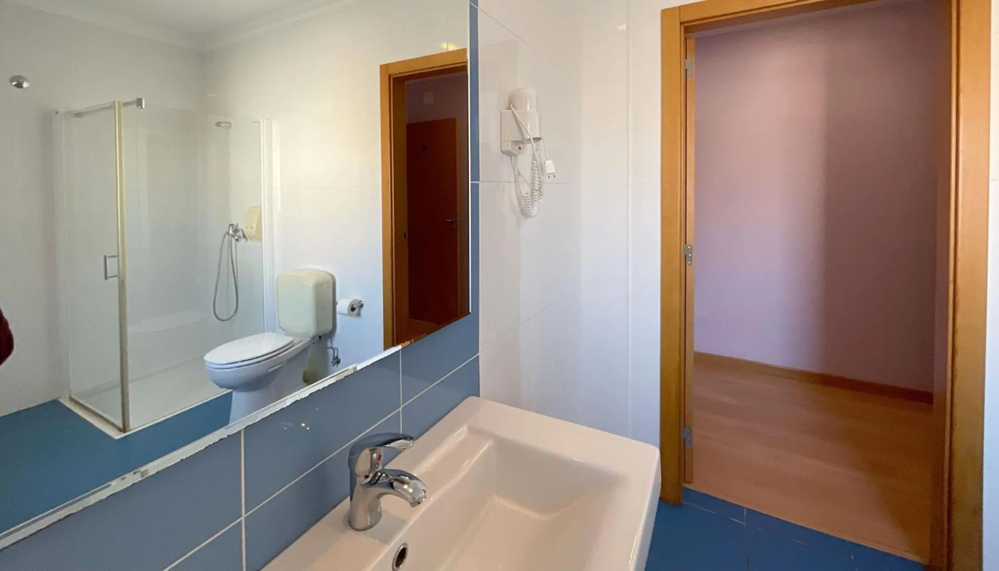 Bathroom in Hotel Hebe Peniche