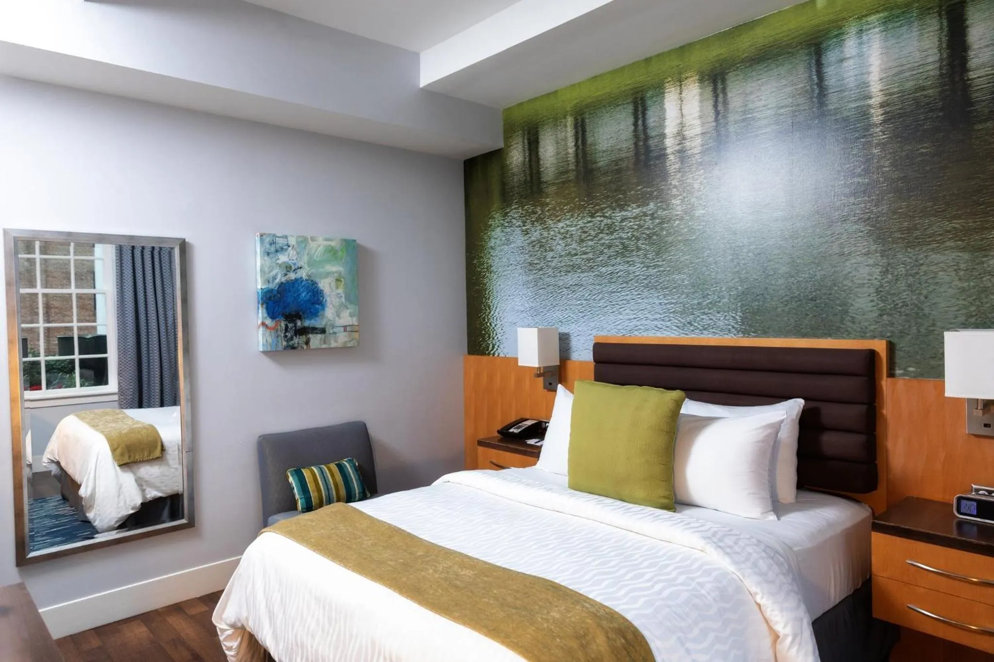 Photo of the whole room, Bed in Hotel Indigo Baton Rouge Downtown by IHG