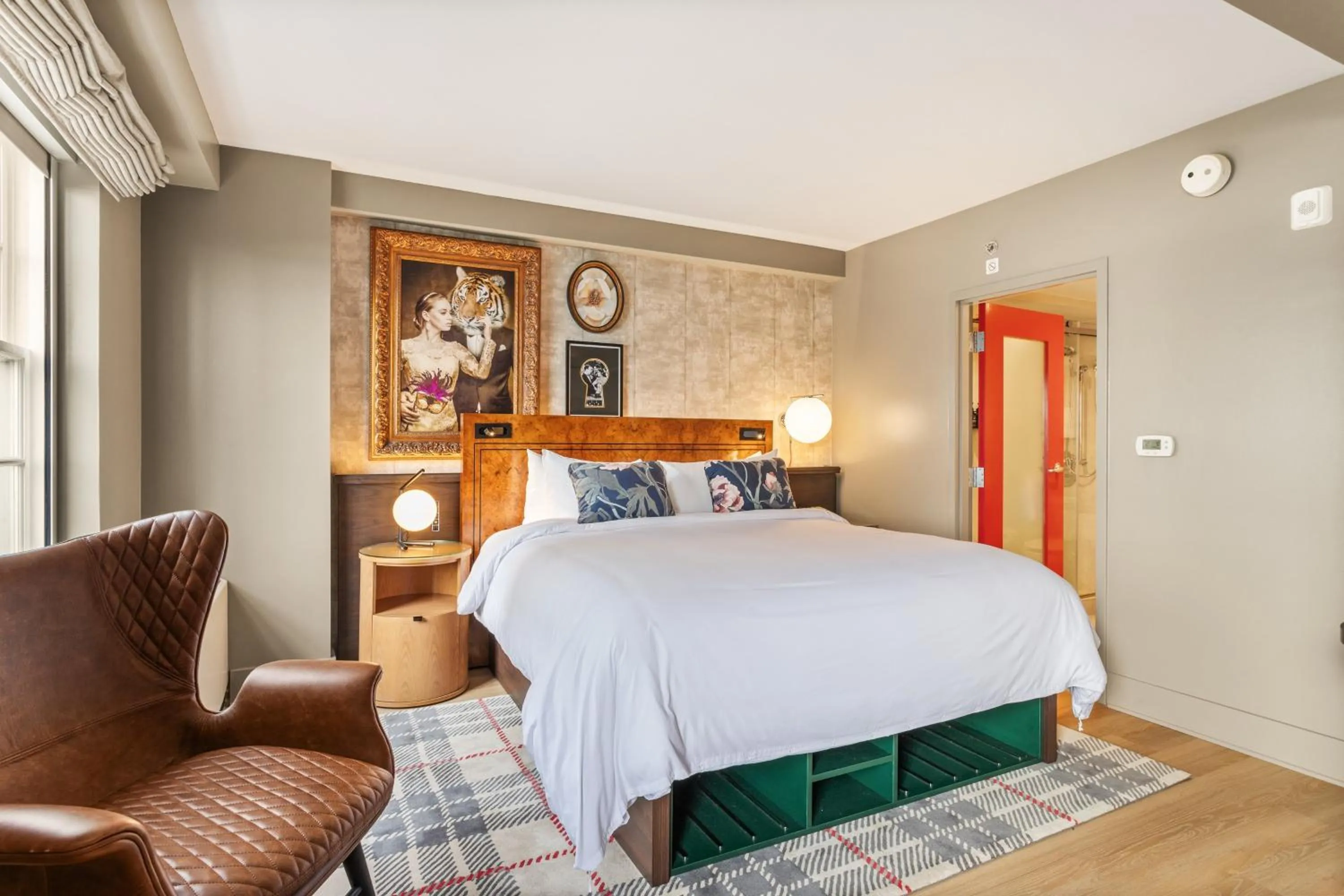 Photo of the whole room, Bed in Hotel Indigo Baton Rouge Downtown by IHG