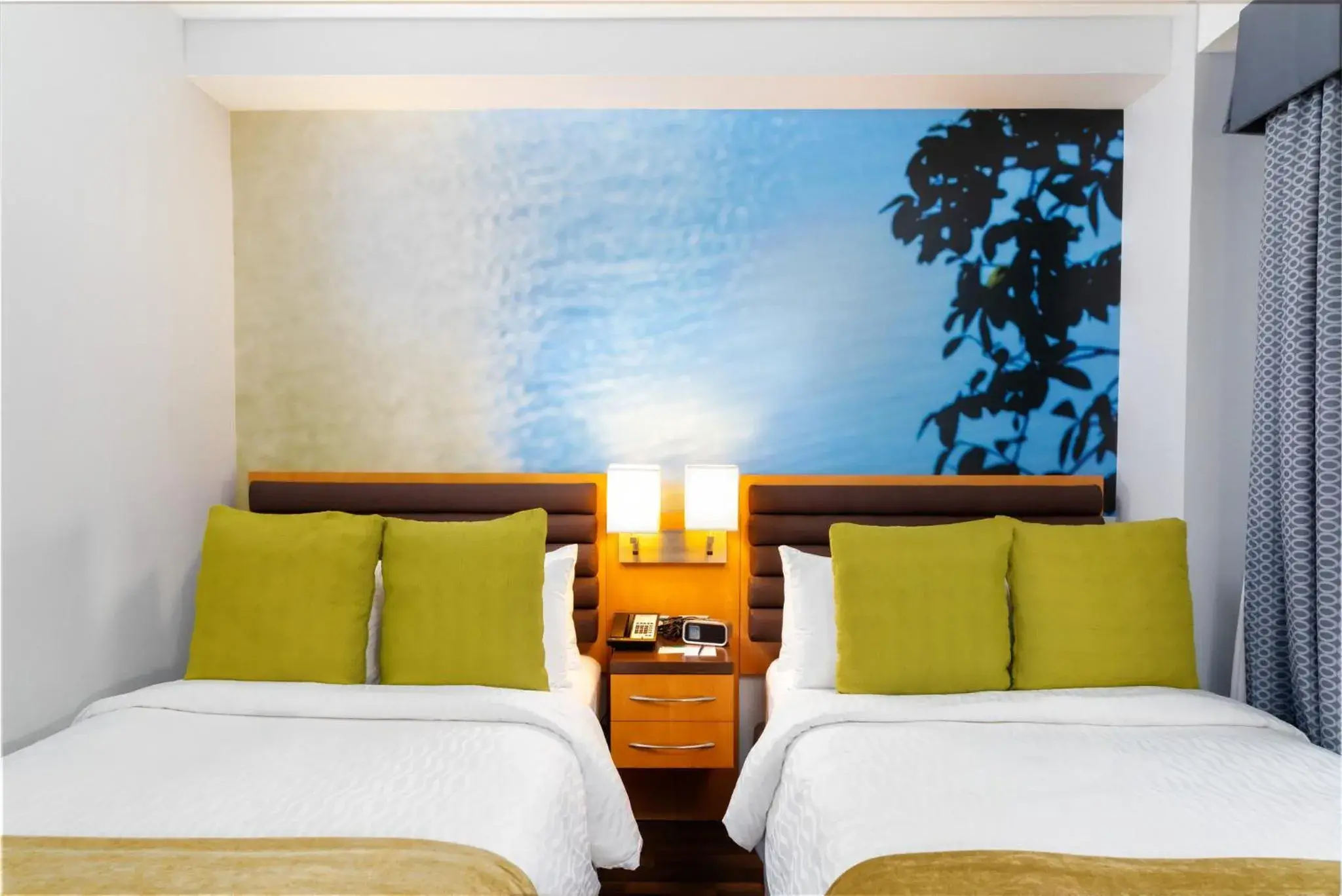 Photo of the whole room, Bed in Hotel Indigo Baton Rouge Downtown by IHG Photo of the whole room, Bed in Hotel Indigo Baton Rouge Downtown by IHG