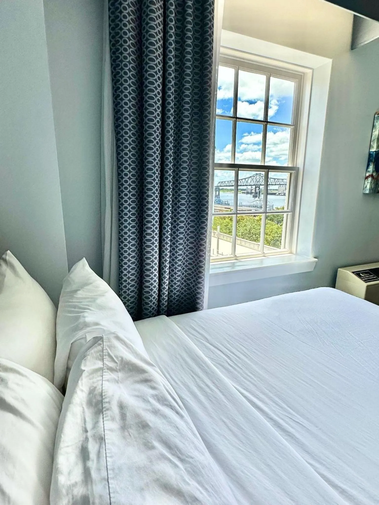 Photo of the whole room, Bed in Hotel Indigo Baton Rouge Downtown by IHG