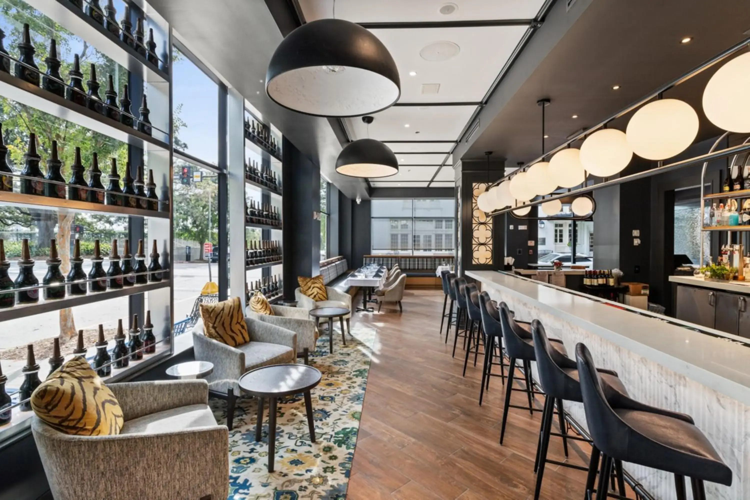 Lounge or bar in Hotel Indigo Baton Rouge Downtown by IHG Lounge or bar in Hotel Indigo Baton Rouge Downtown by IHG