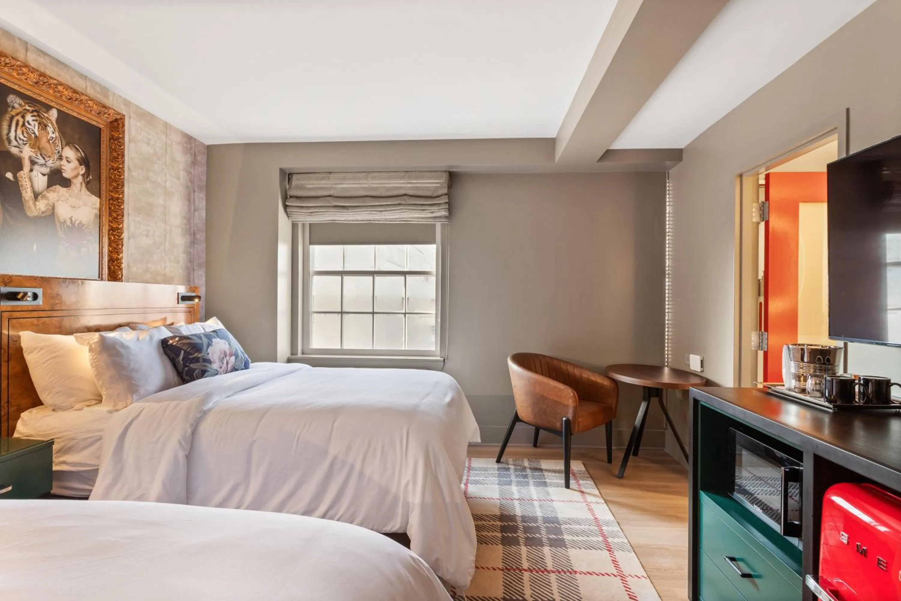 Photo of the whole room, Bed in Hotel Indigo Baton Rouge Downtown by IHG