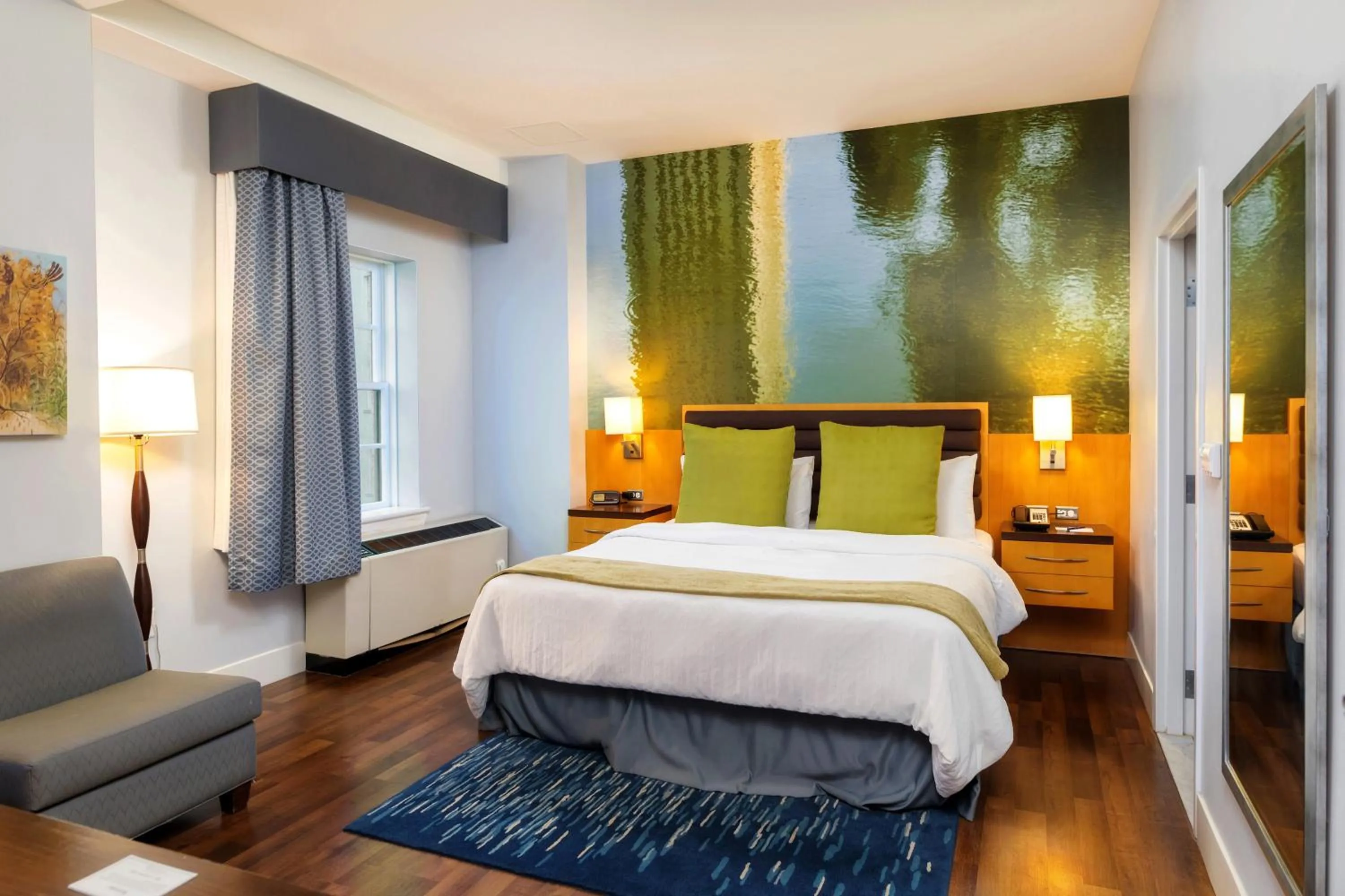Photo of the whole room, Bed in Hotel Indigo Baton Rouge Downtown by IHG