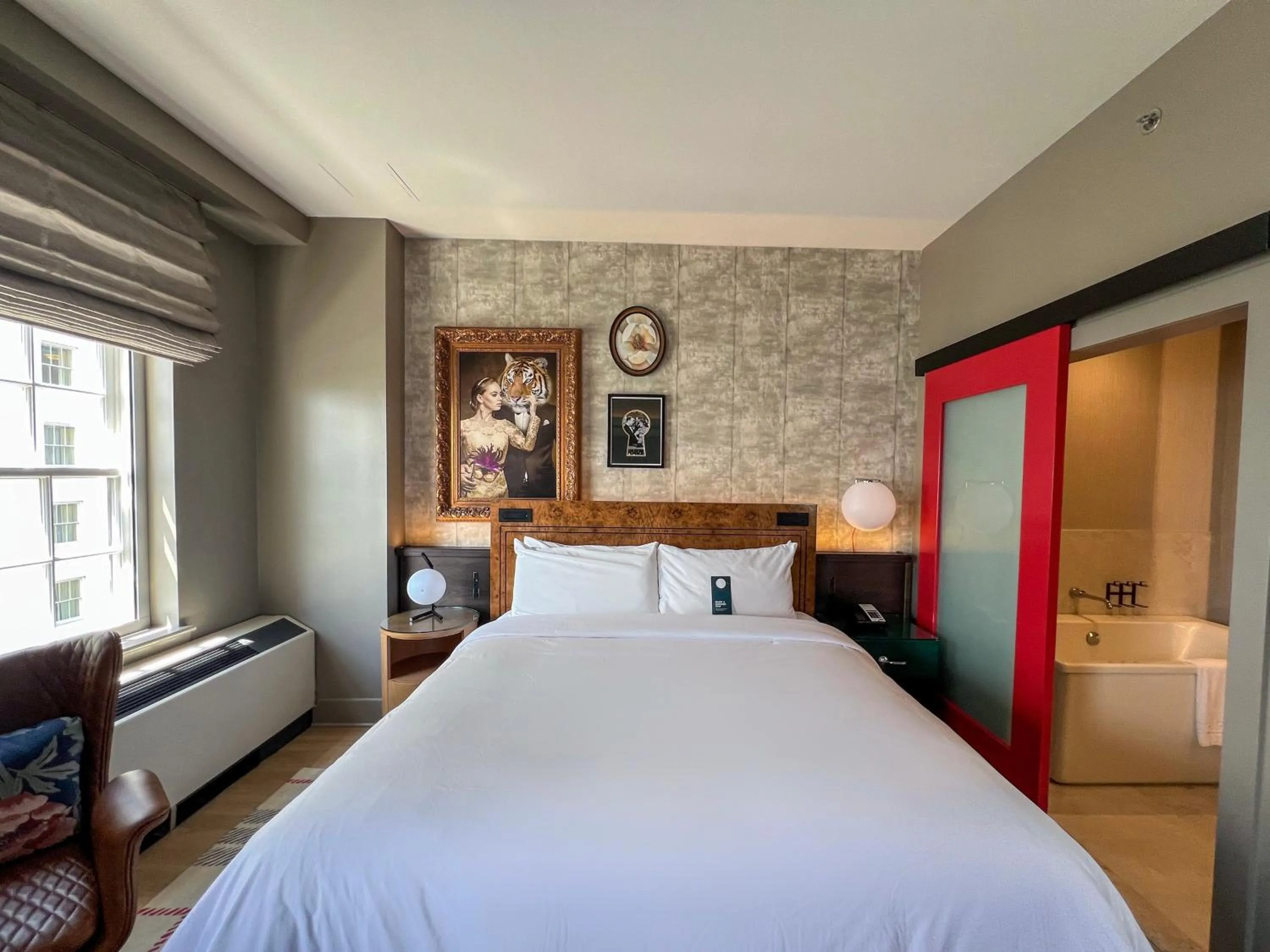 Photo of the whole room, Bed in Hotel Indigo Baton Rouge Downtown by IHG