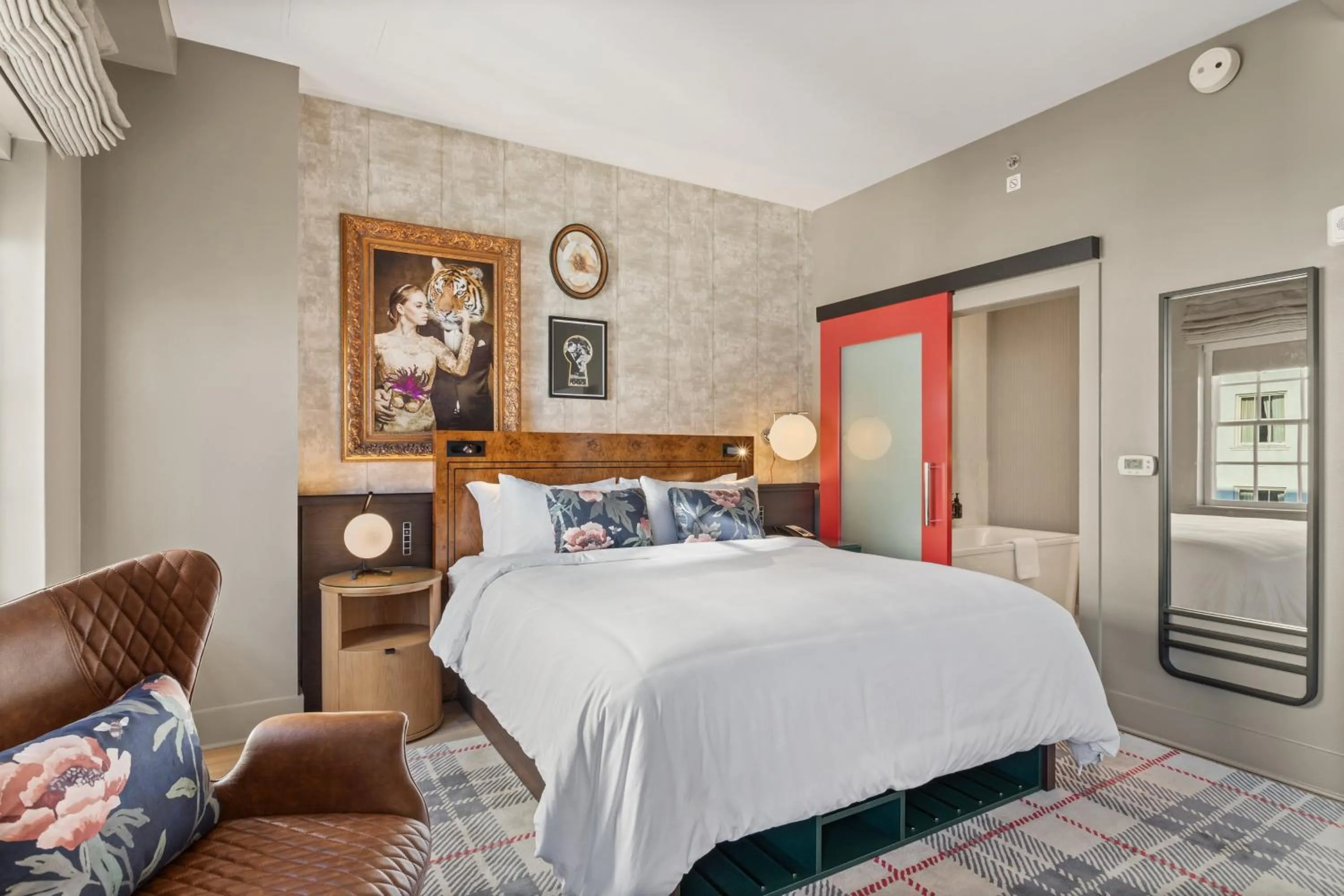 Photo of the whole room, Bed in Hotel Indigo Baton Rouge Downtown by IHG