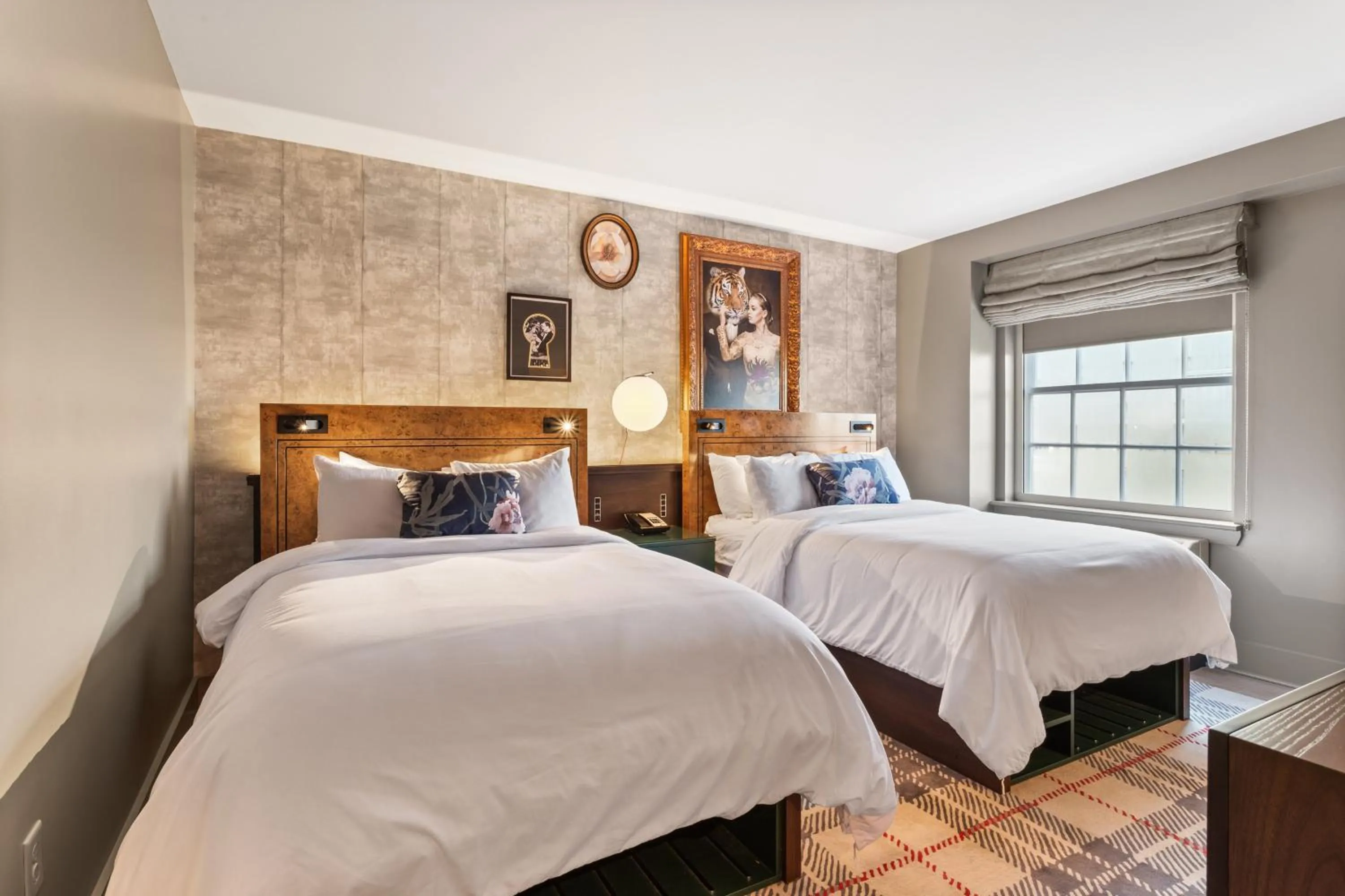 Photo of the whole room, Bed in Hotel Indigo Baton Rouge Downtown by IHG