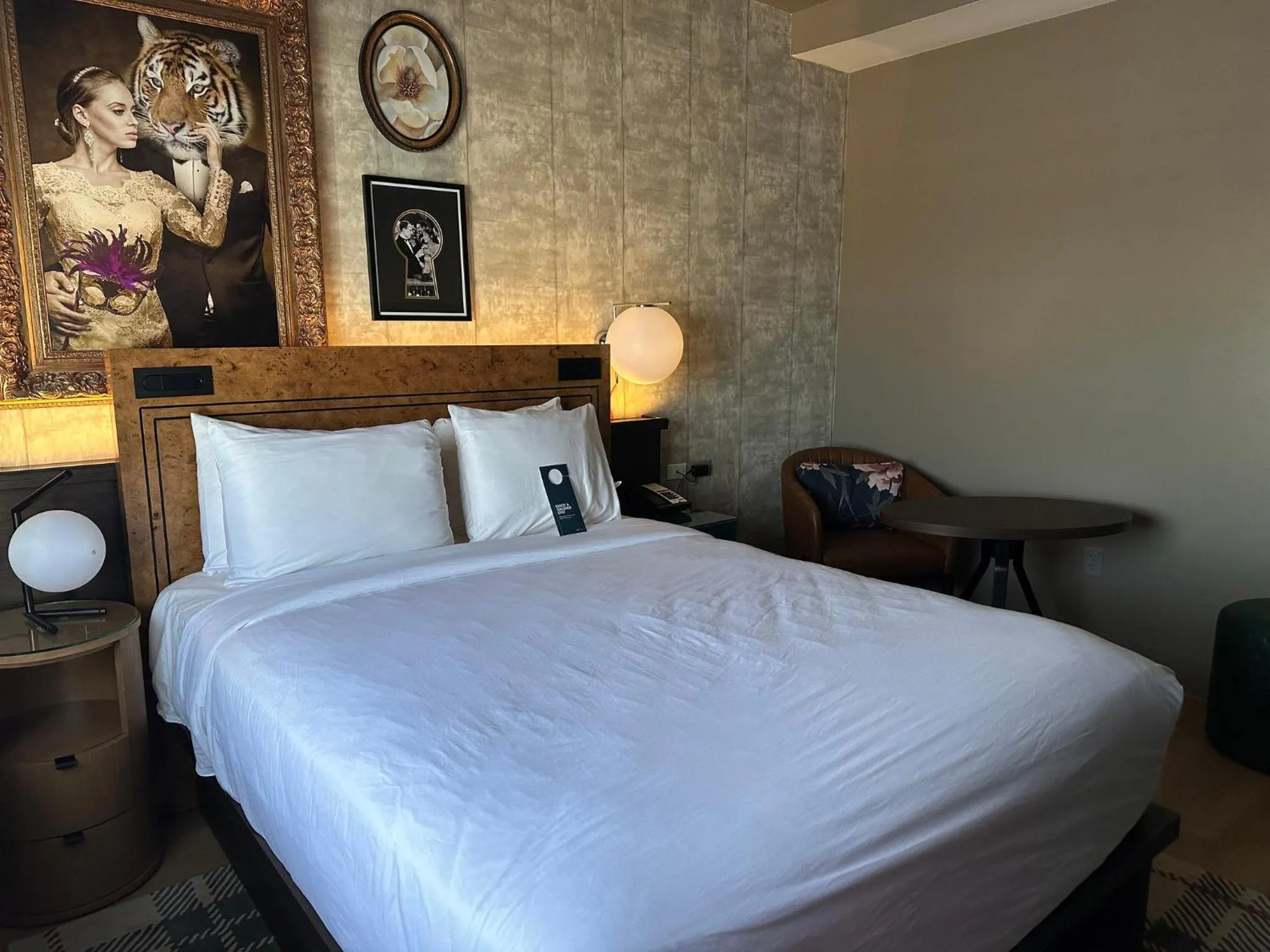 Photo of the whole room, Bed in Hotel Indigo Baton Rouge Downtown by IHG