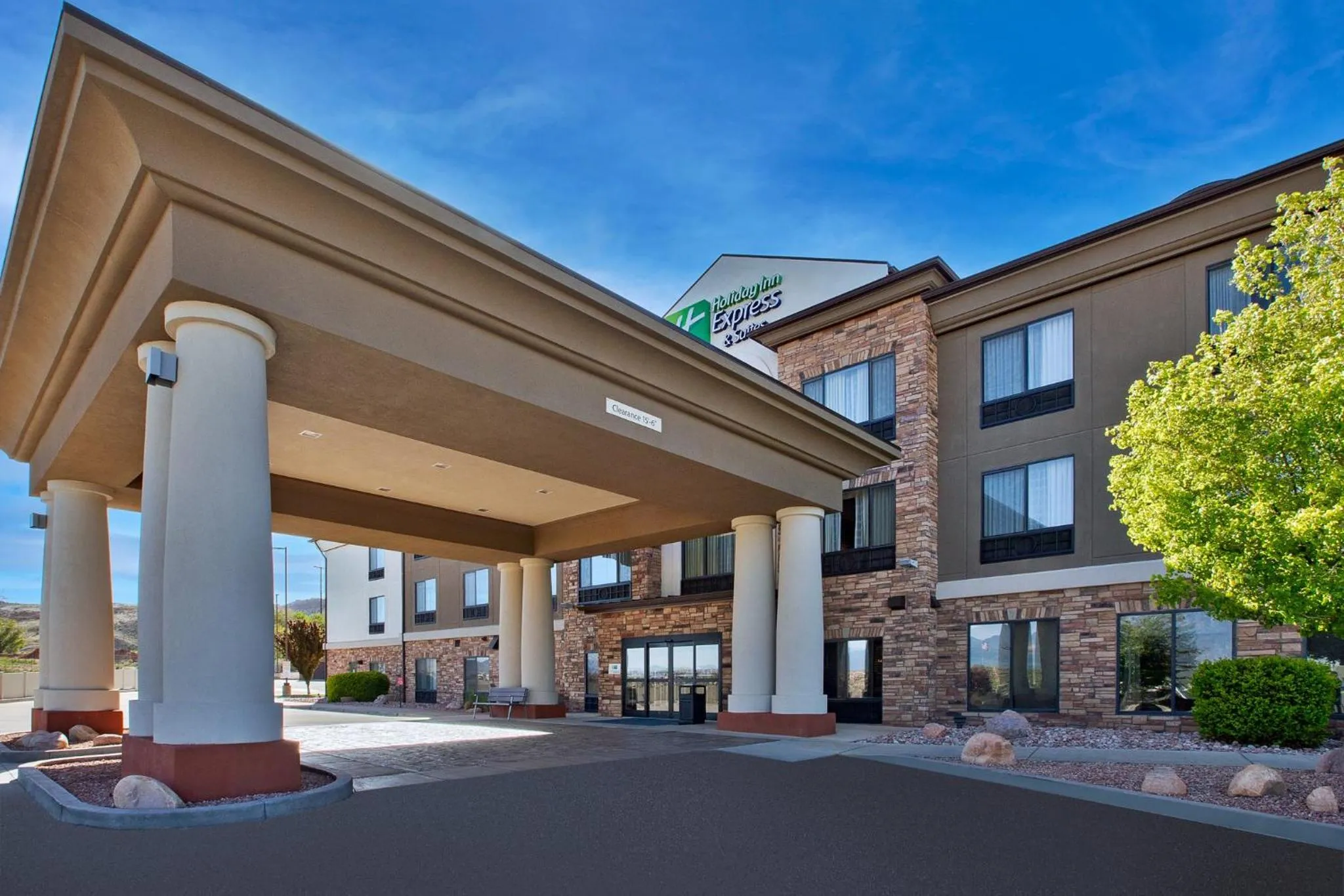 Property building in Holiday Inn Express & Suites Richfield by IHG