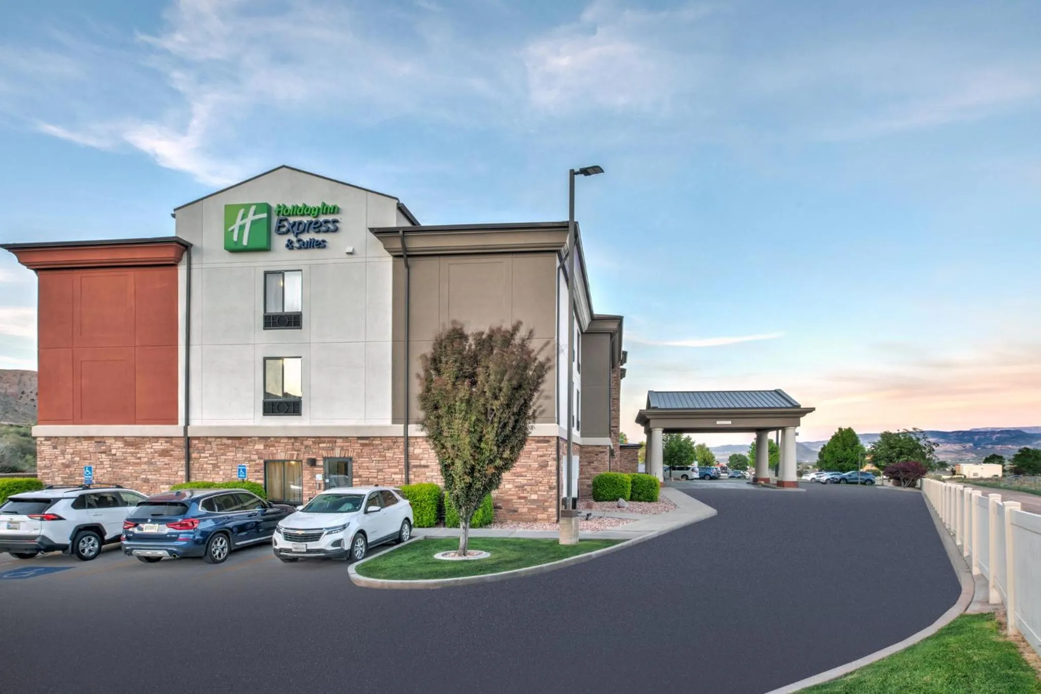 Property building in Holiday Inn Express & Suites Richfield by IHG