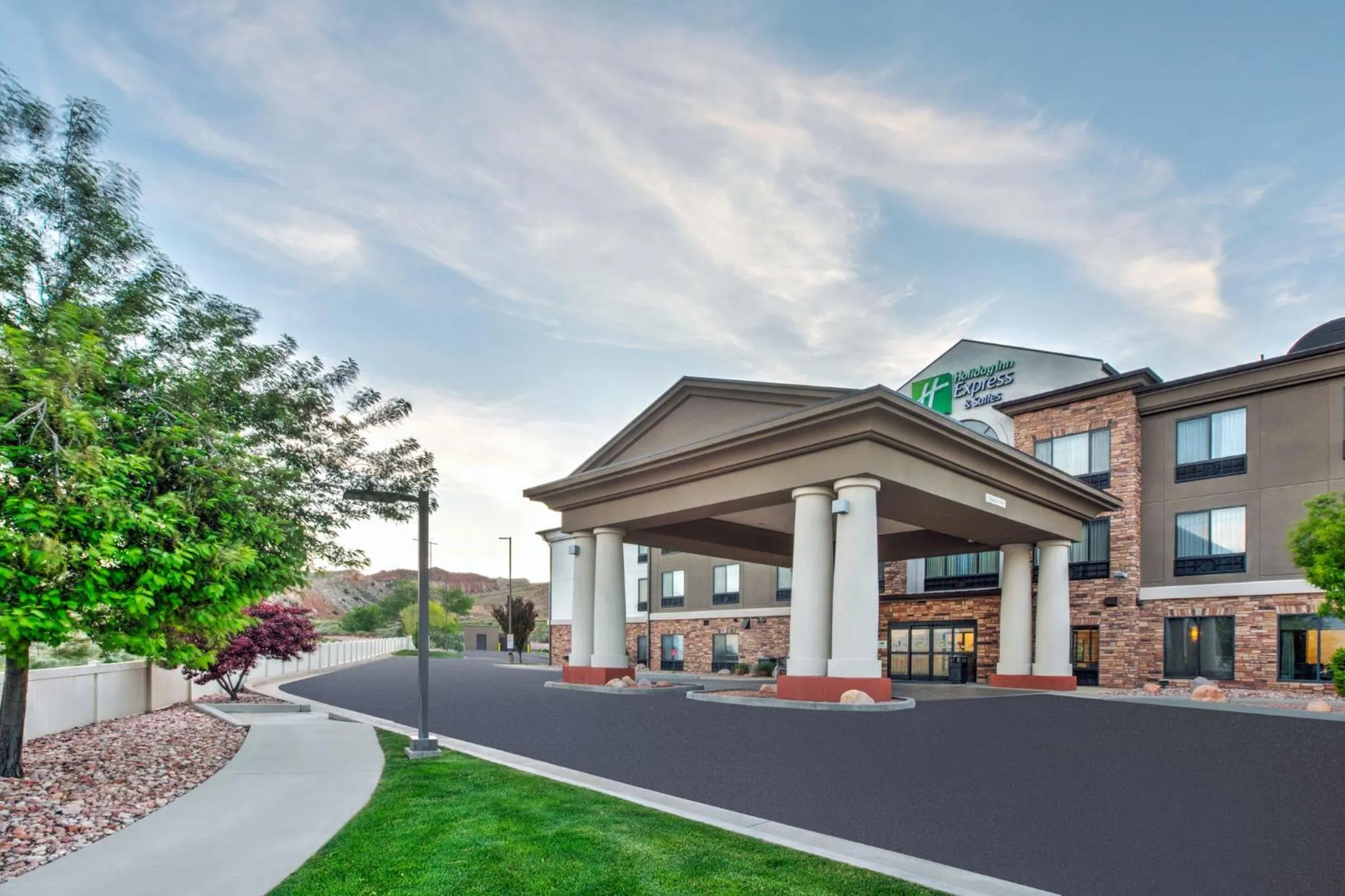 Property building in Holiday Inn Express & Suites Richfield by IHG