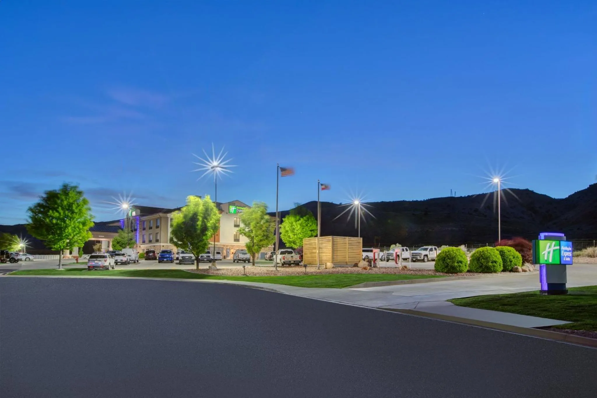 Property building in Holiday Inn Express & Suites Richfield by IHG