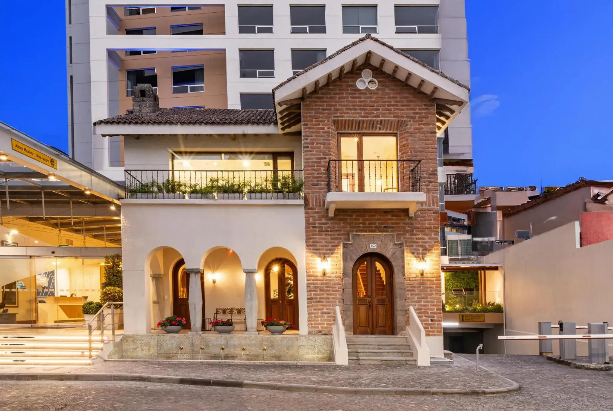 Property building in Holiday Inn Express Quito by IHG Property building in Holiday Inn Express Quito by IHG