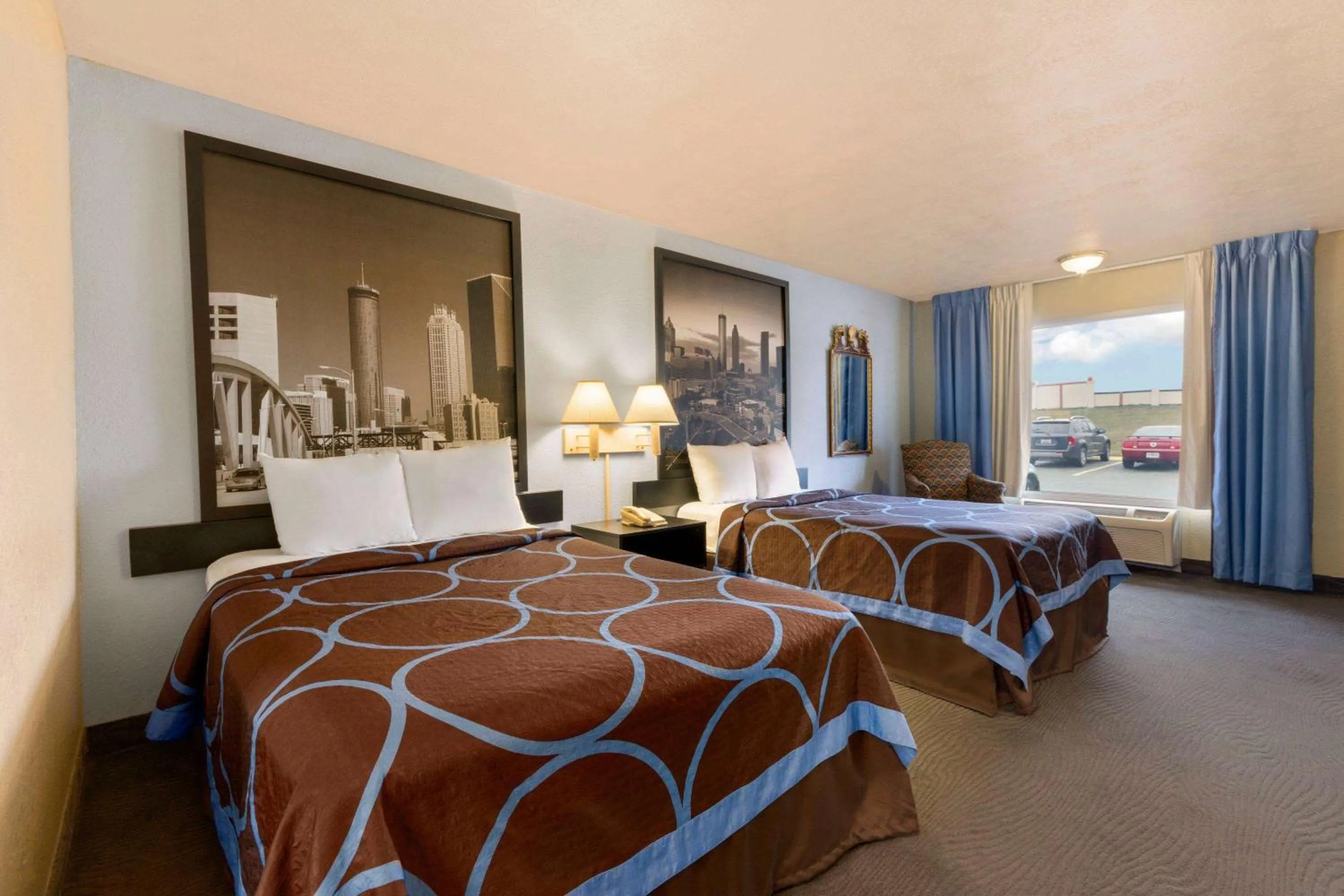 Photo of the whole room, Bed in Super 8 by Wyndham College Park/Atlanta Airport West