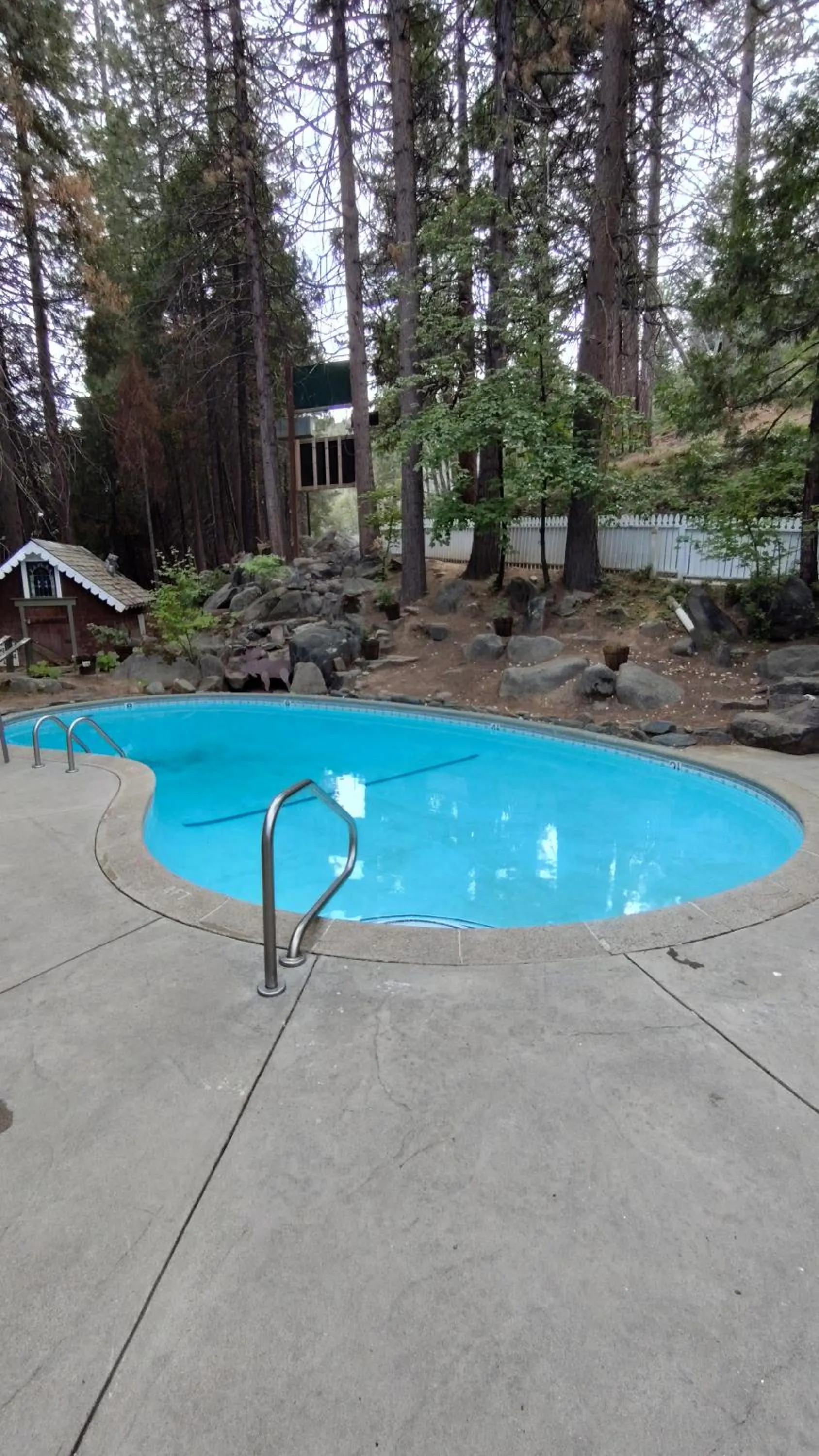Swimming pool in Narrow Gauge Inn